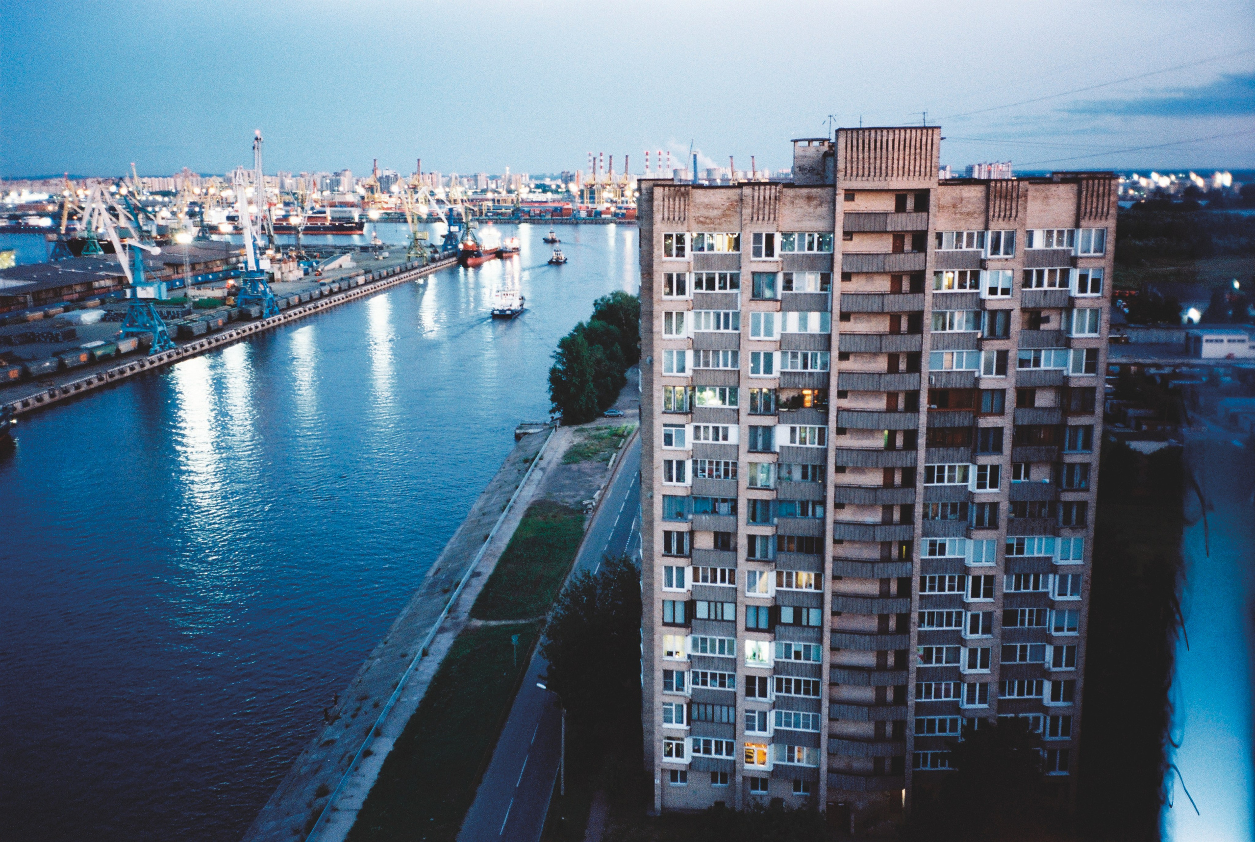 Фотографии цветные. Свадебный и семейный пленочный фотограф в Петербурге Истомина Ирина