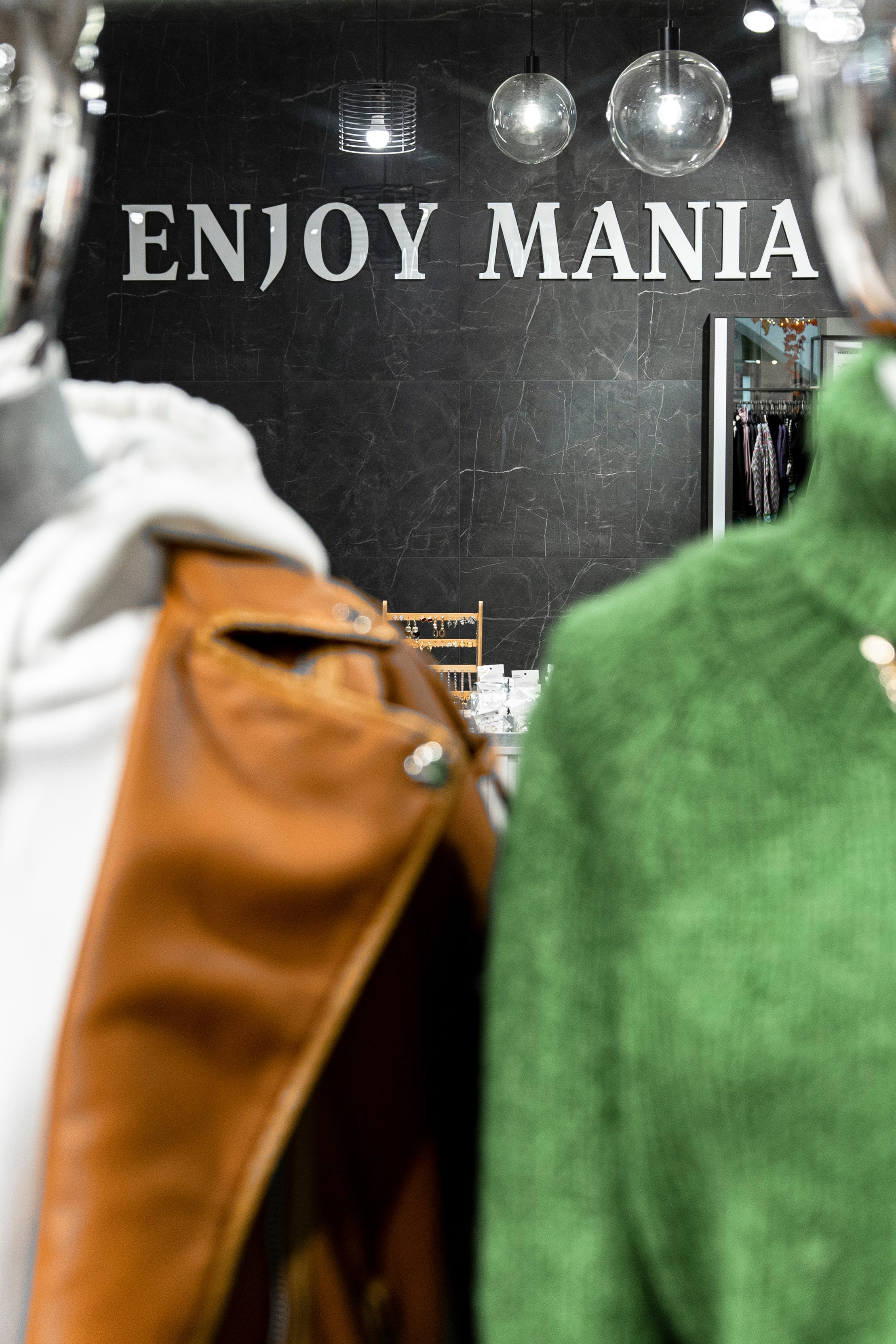 Дизайн бутика «Enjoy mania». Фотограф Настя Конник | Пятигорск | Эльбрус | Домбай | Архыз