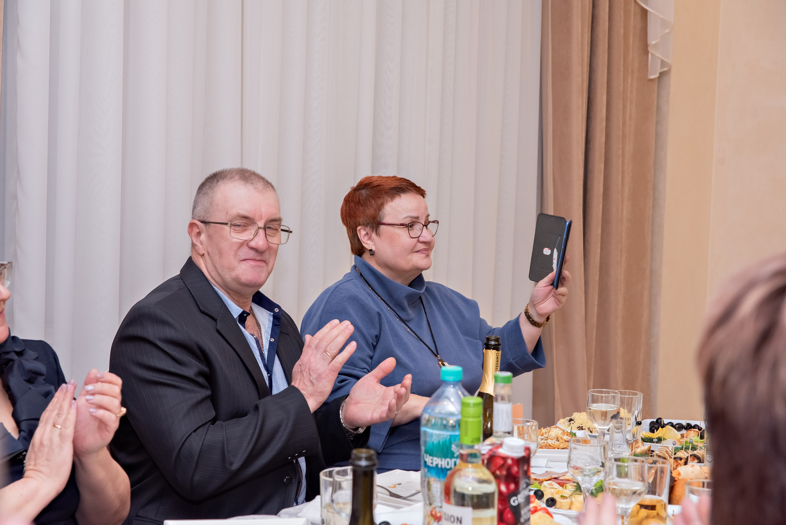 Юбилей Ирины. Ведущая — Наталья Белозерова. Банкетный зал — столовая Радио Завода. Семейный и портретный фотограф Кыштым Челябинск Марина Шигапова