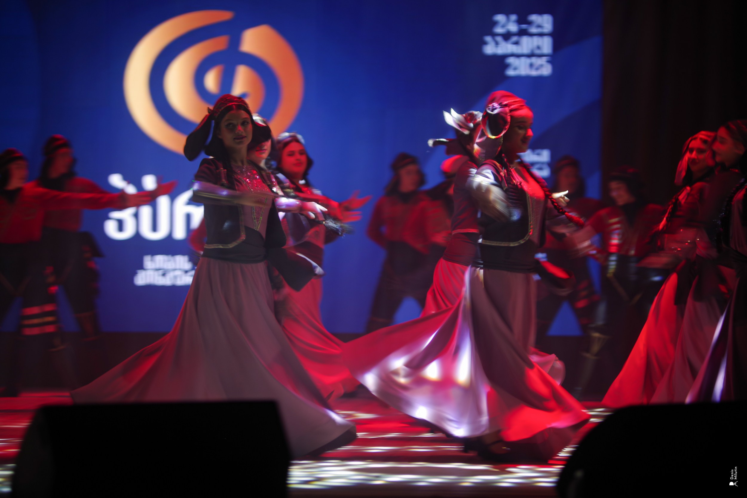 Танцы в Хоби. Портретный фотограф Денис Милютин