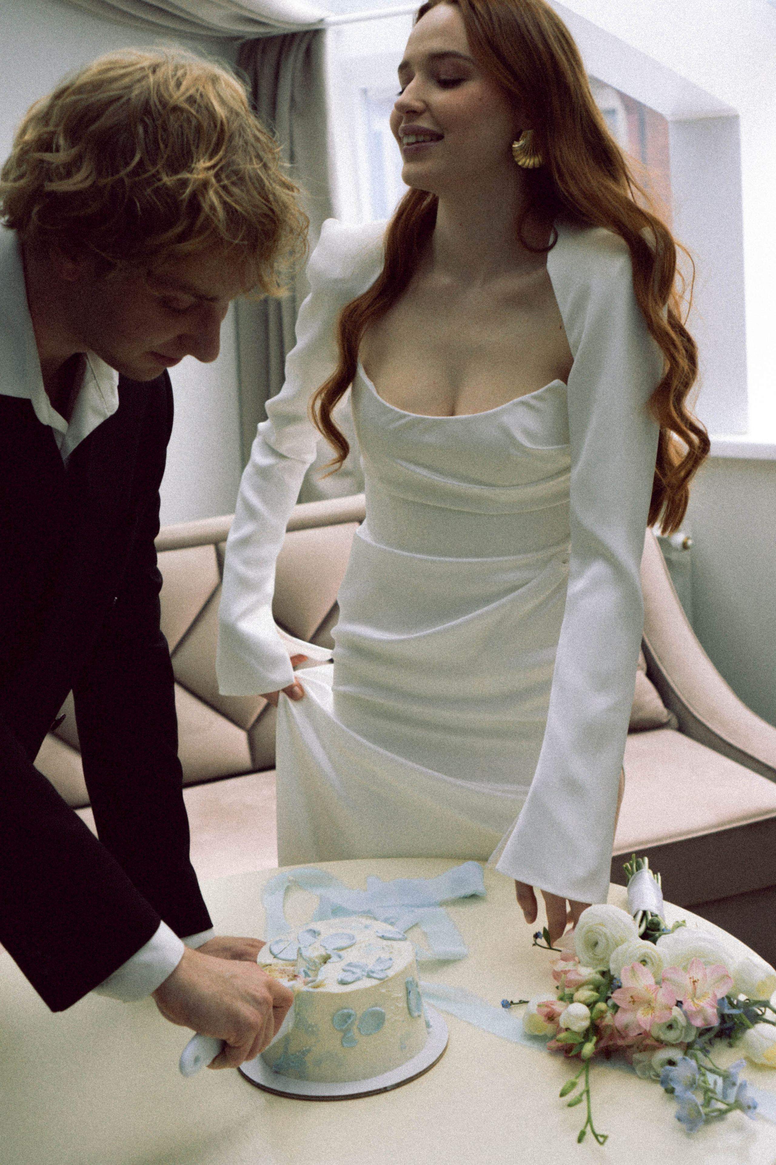 СВАДЕБНАЯ СЬЕМКА В ОТЕЛЕ. СБОРЫ ЖЕНИХА И НЕВЕСТЫ И ТАКЖЕ ТОР И ПОДГОТОВКА К ПРОГУЛКЕ. Профессиональный фотограф, Санкт-Петербург — Виктория Богомолова