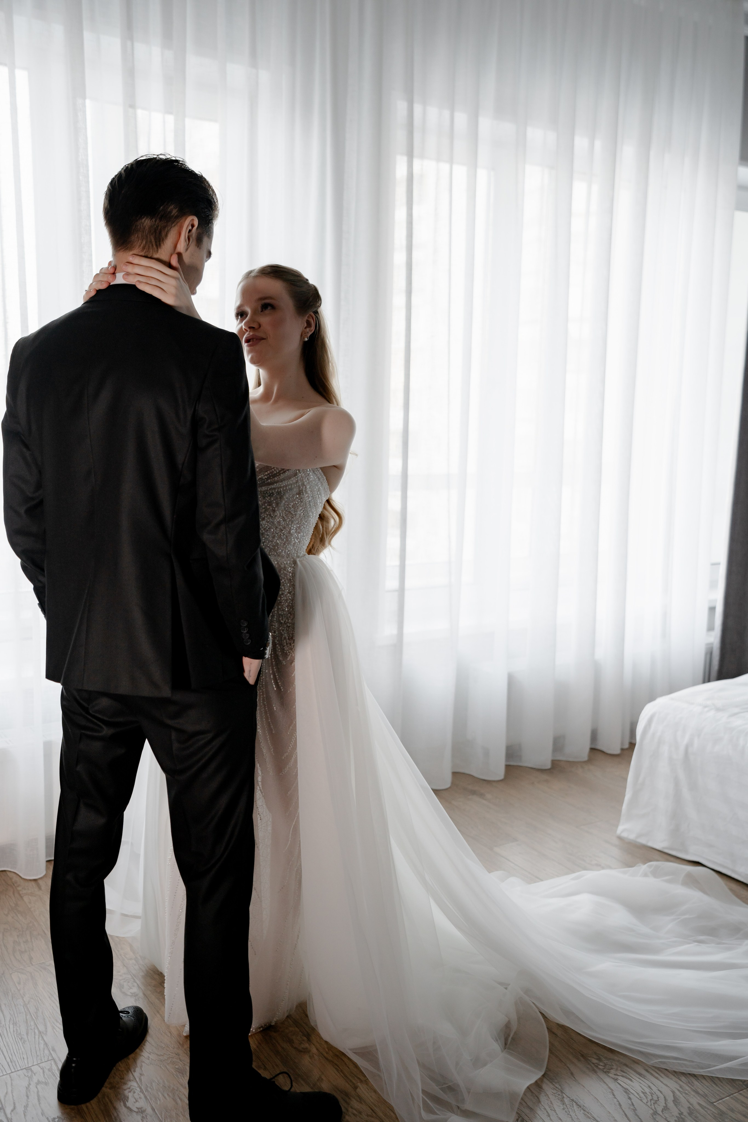 СВАДЕБНАЯ СЬЕМКА СБОРОВ В ОТЕЛЕ И ВЫЕЗД НА ЦЕРЕМОНИЮ (СНЯТО В СИБИРЕ В НИЖНЕВАРТОВСКЕ)М. Профессиональный фотограф, Санкт-Петербург — Виктория Богомолова