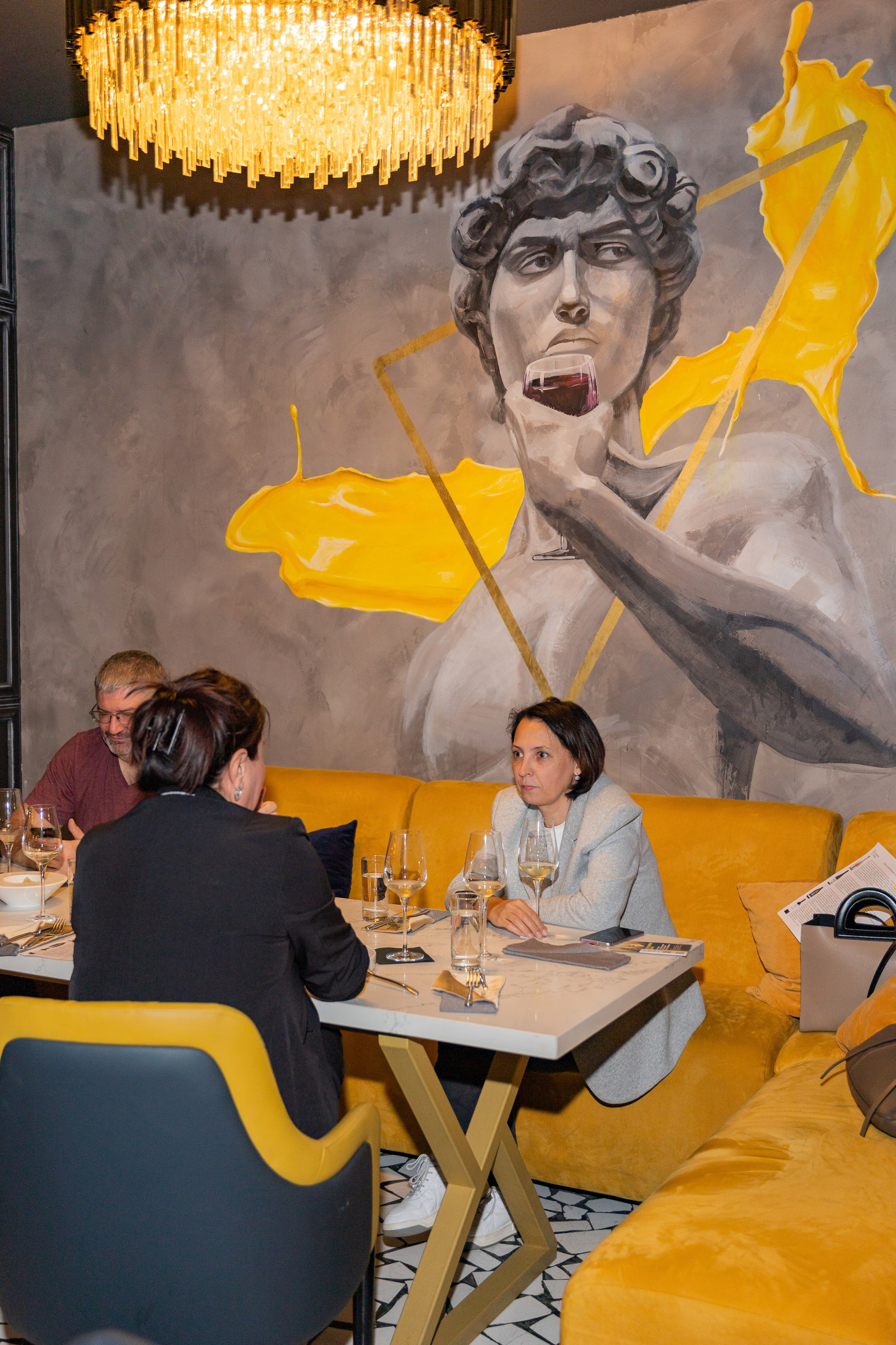 Дигустация вина от магазина Дилан в ресторане Кантина. Выпускные альбомы во Владивостоке