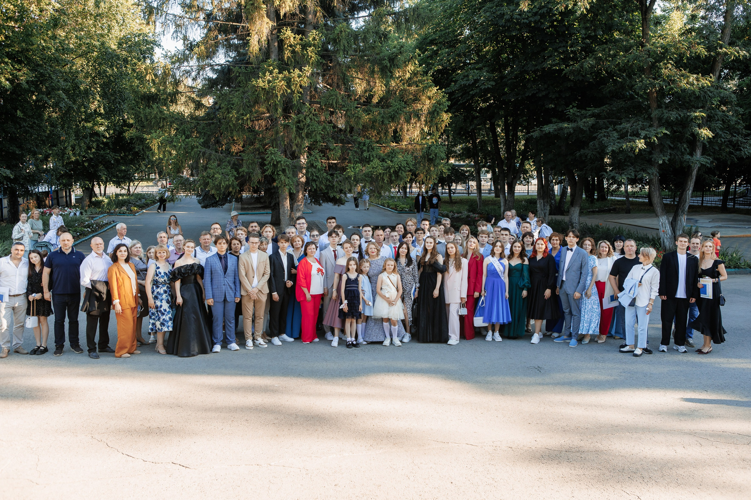 Выпускной Гимназия 12 2024 г. Свадебный и портретный Фотограф в Липецке Дмитрий Котюков