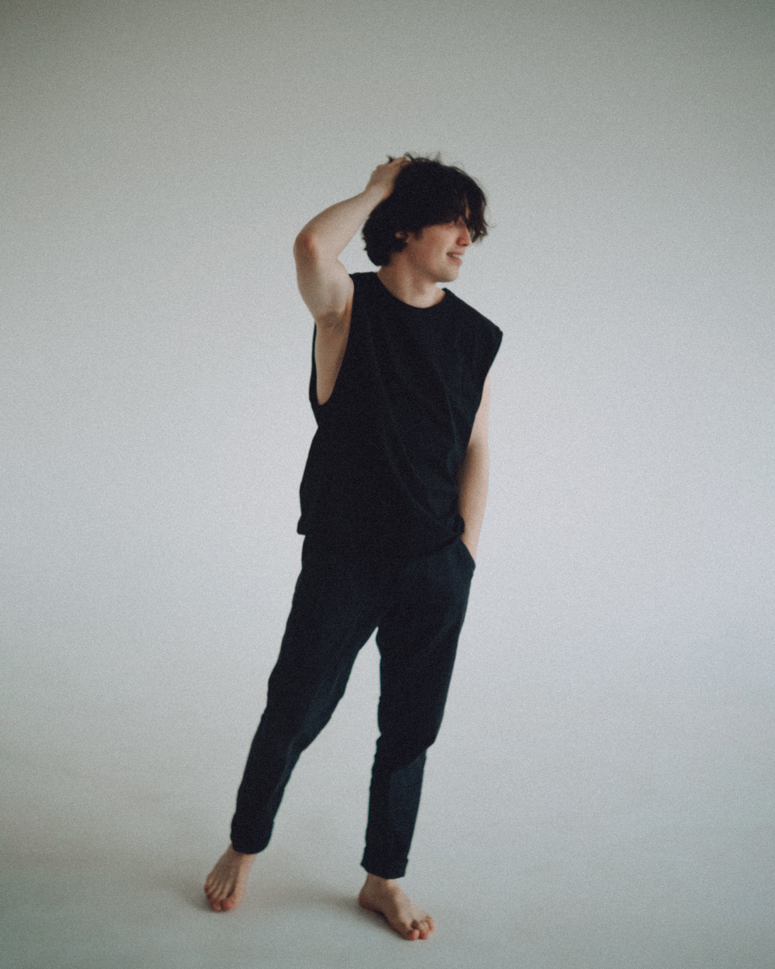 Фотосъёмка музыканта в студии на циклораме