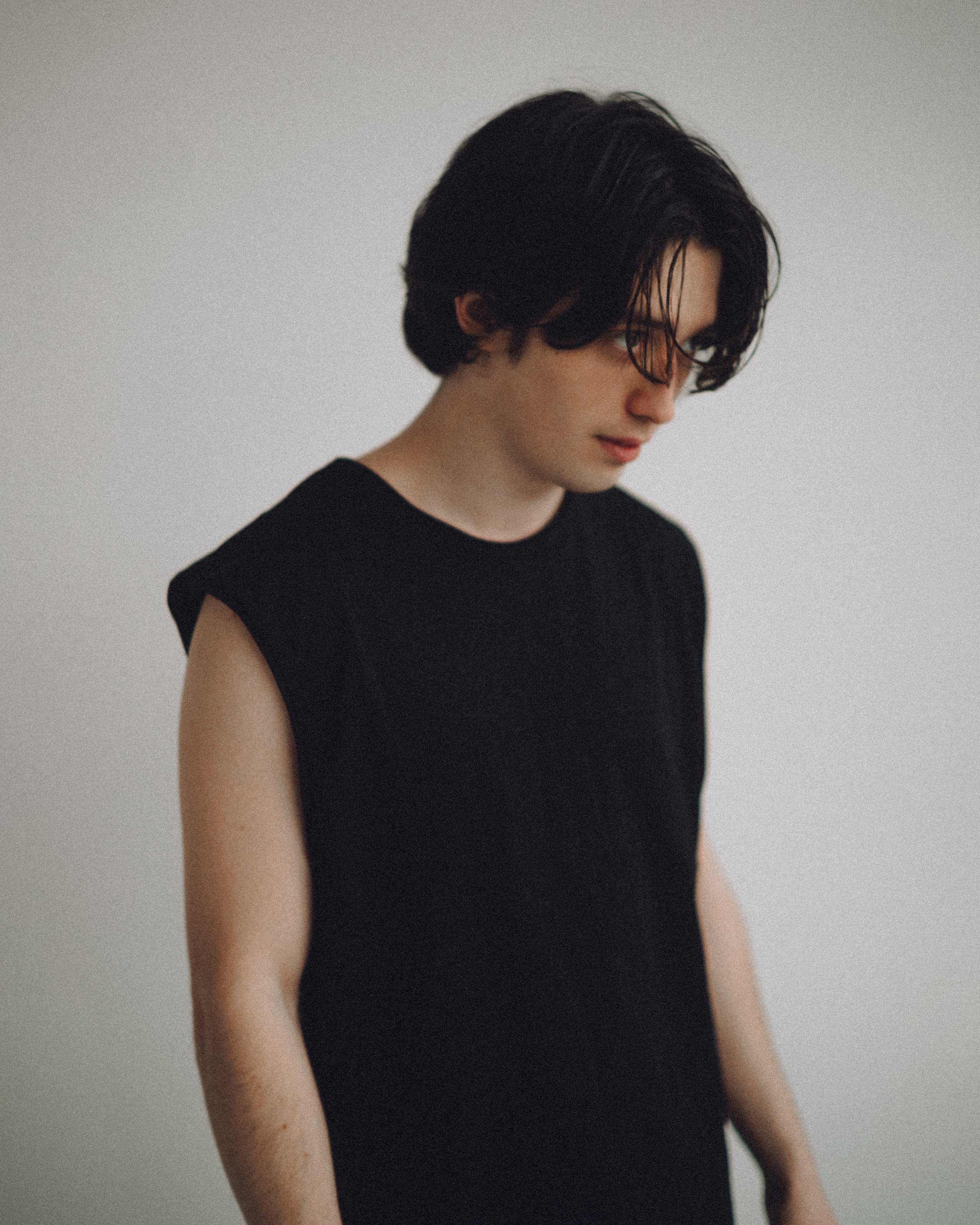 Фотосъёмка музыканта в студии на циклораме