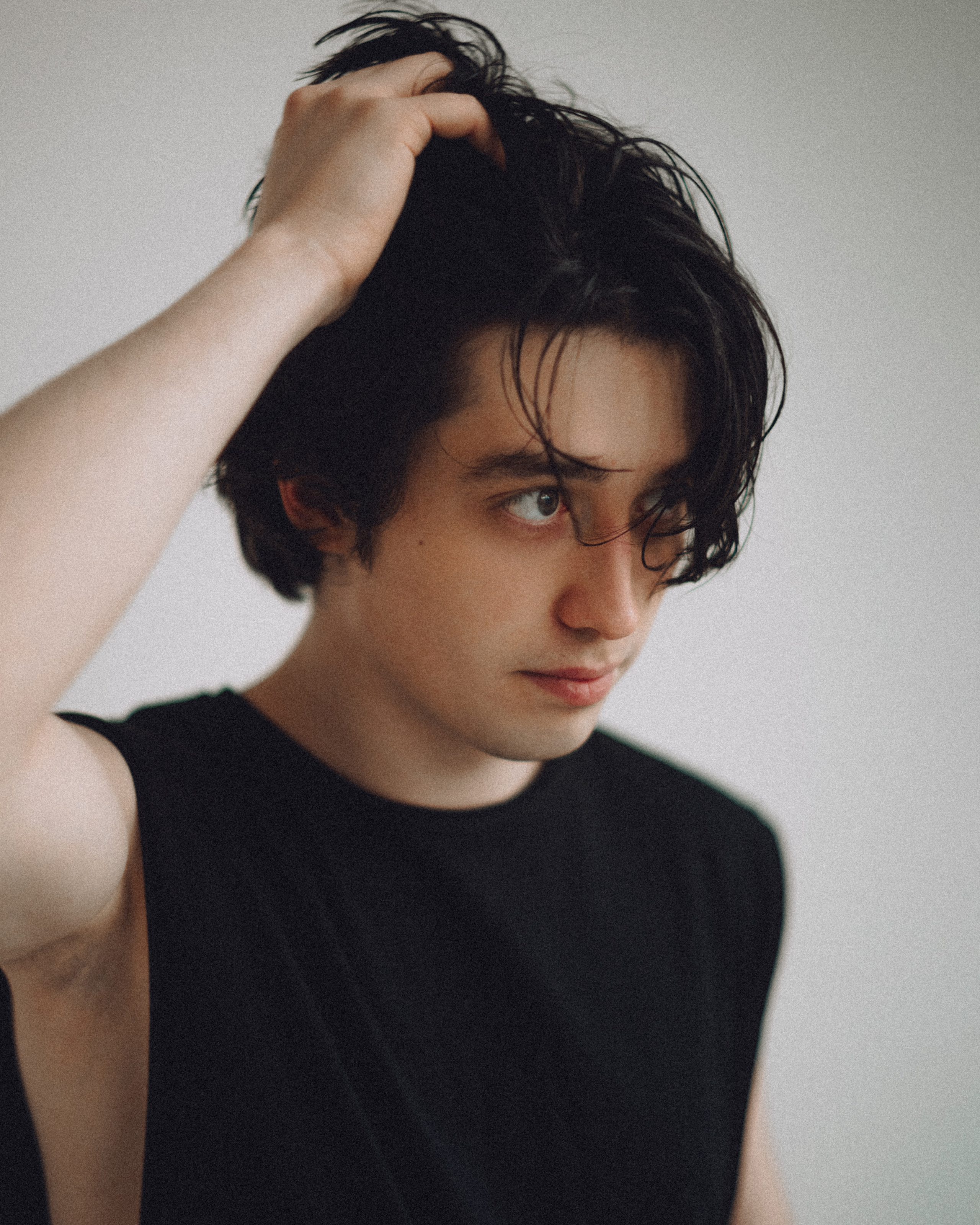 Фотосъёмка музыканта в студии на циклораме