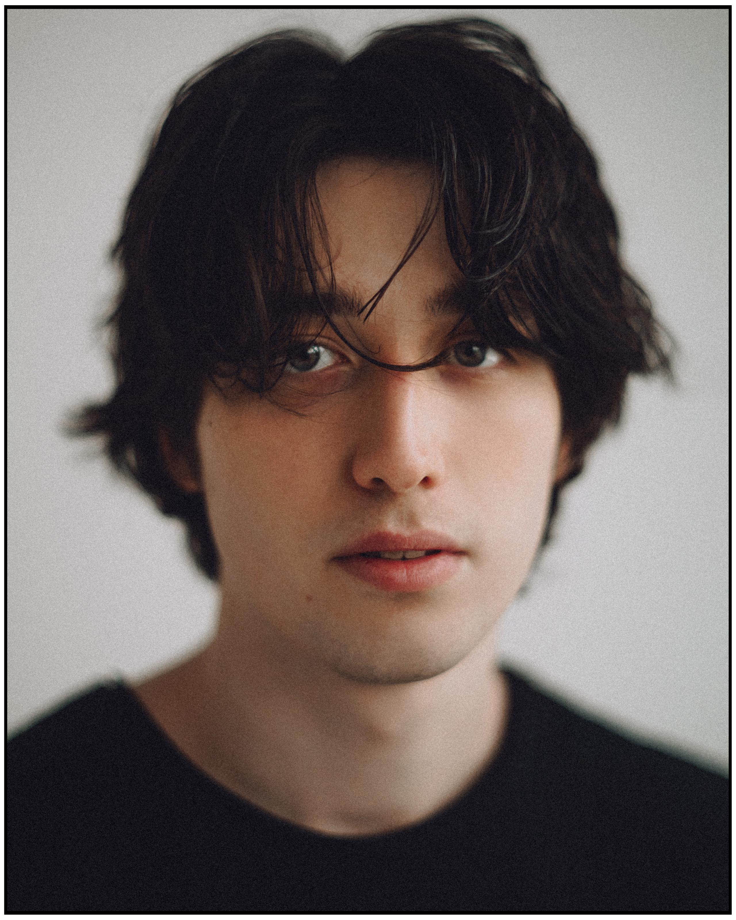 Фотосъёмка музыканта в студии на циклораме