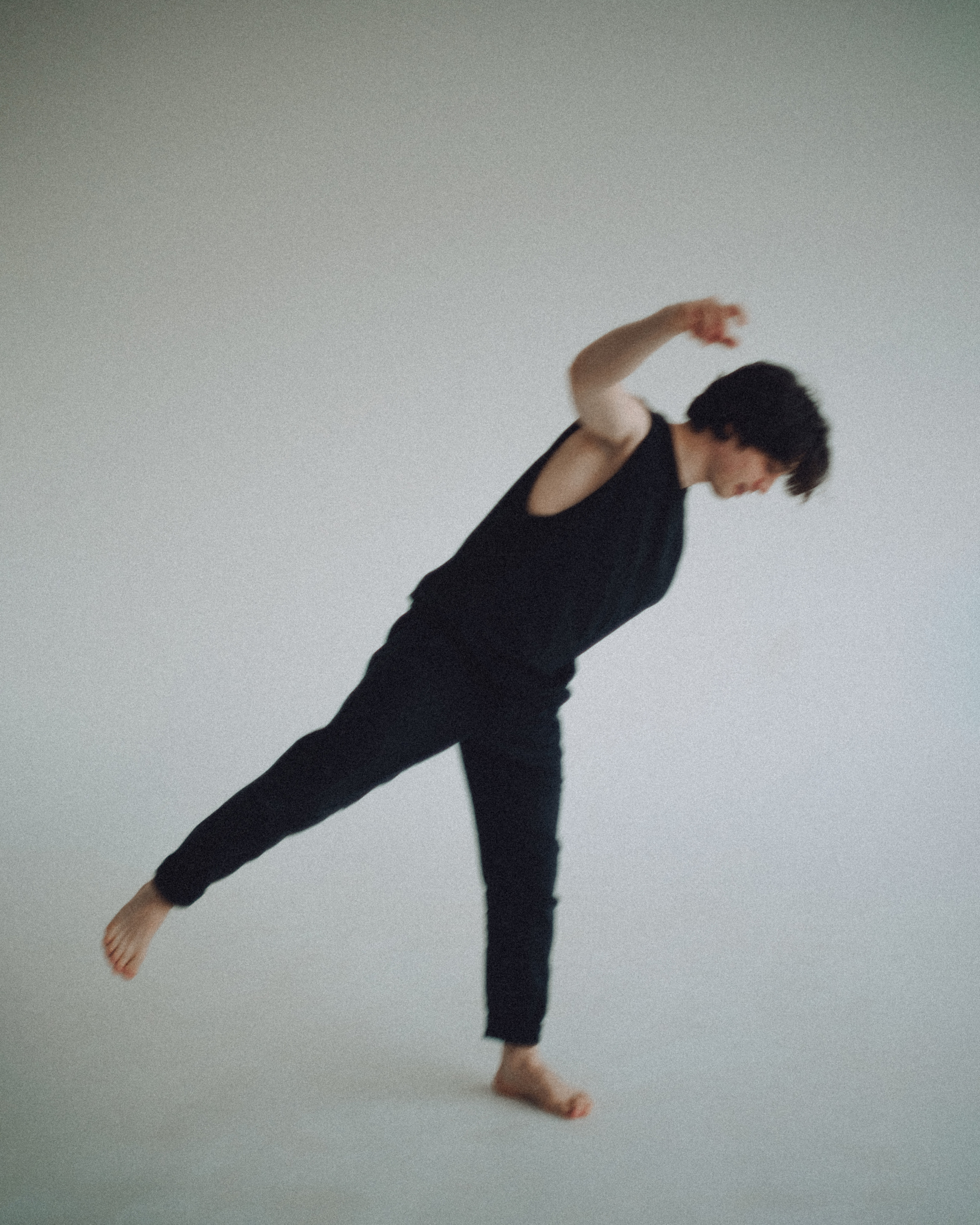 Фотосъёмка музыканта в студии на циклораме