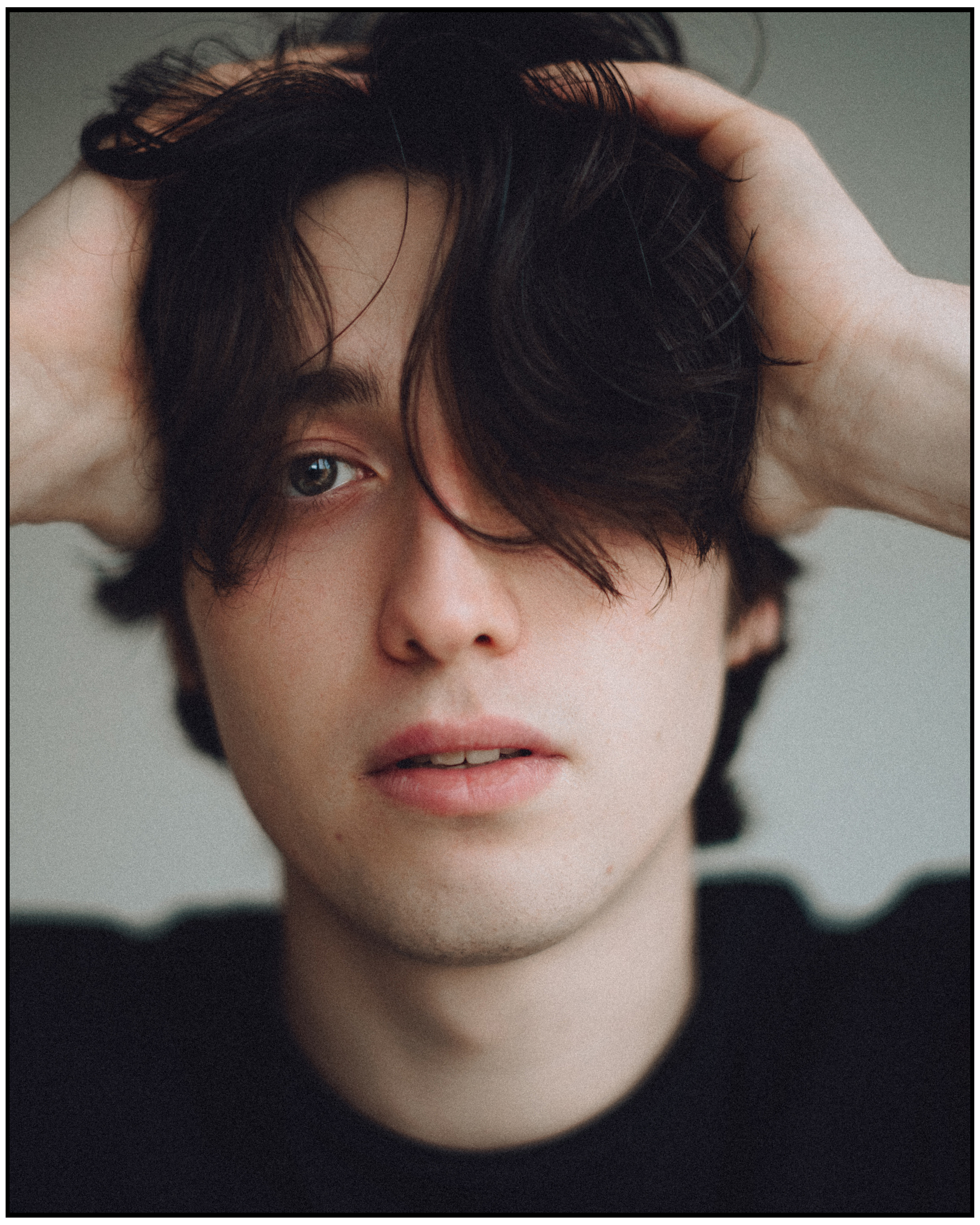 Фотосъёмка музыканта в студии на циклораме