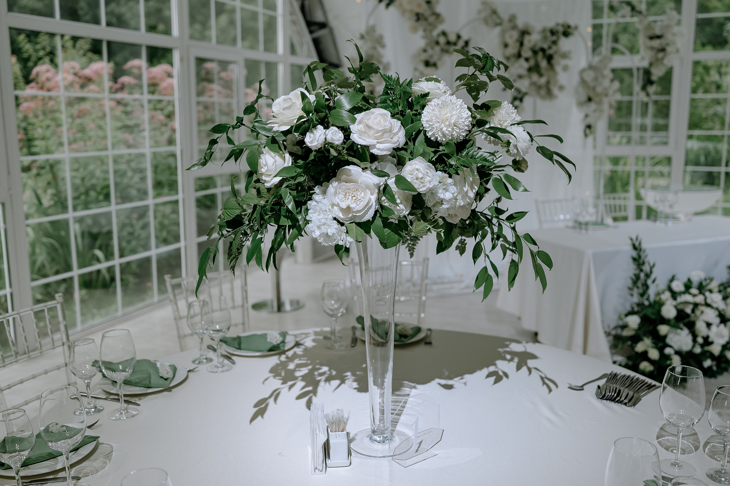 Свадебная фотосессия и выездная регистрация в Artiland. Свадебный фотограф Москва — Сергей и Татьяна