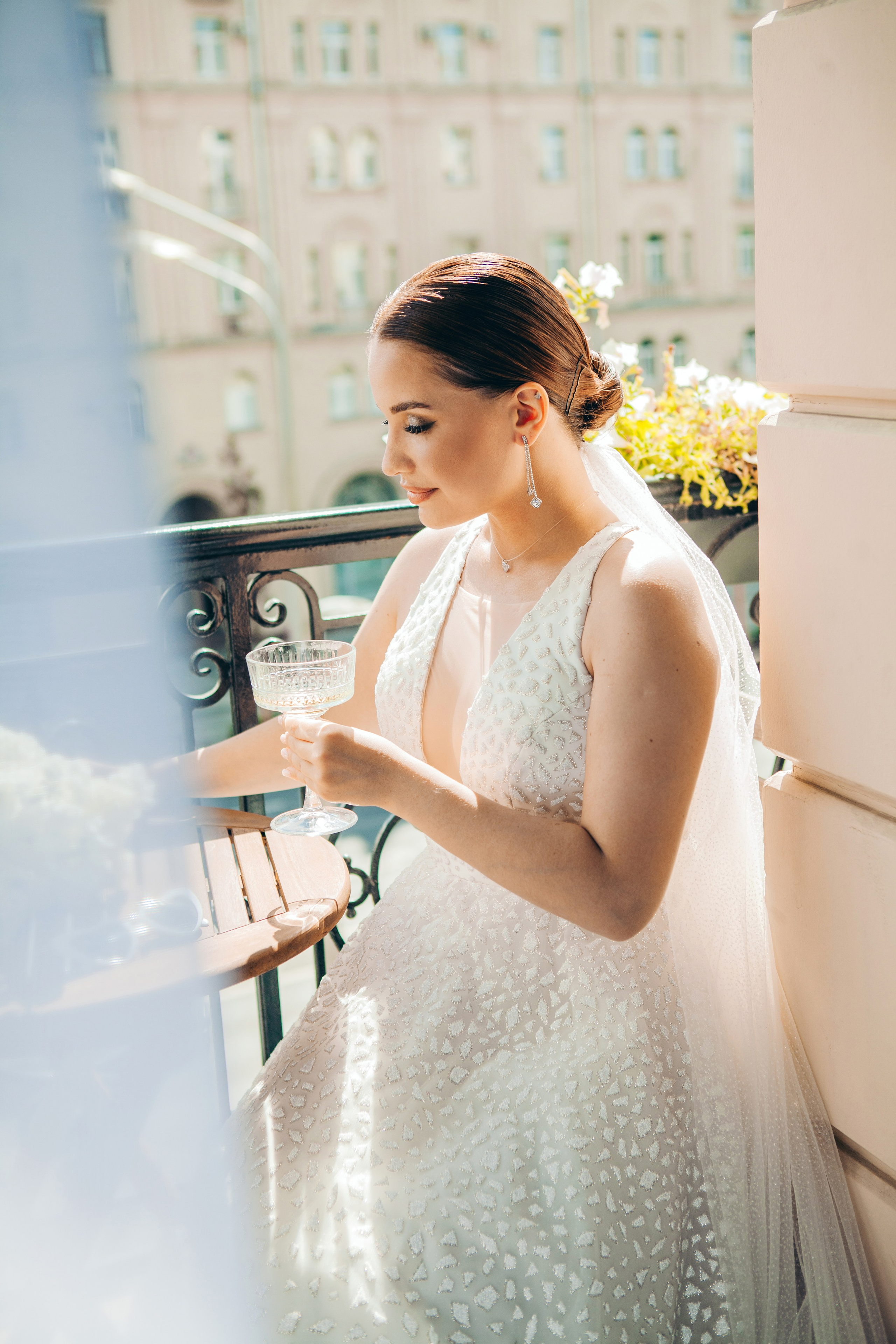 Свадебная фотосессия в отеле hartwell hotel и на патриарших прудах. Фотограф Ольга Ефремова