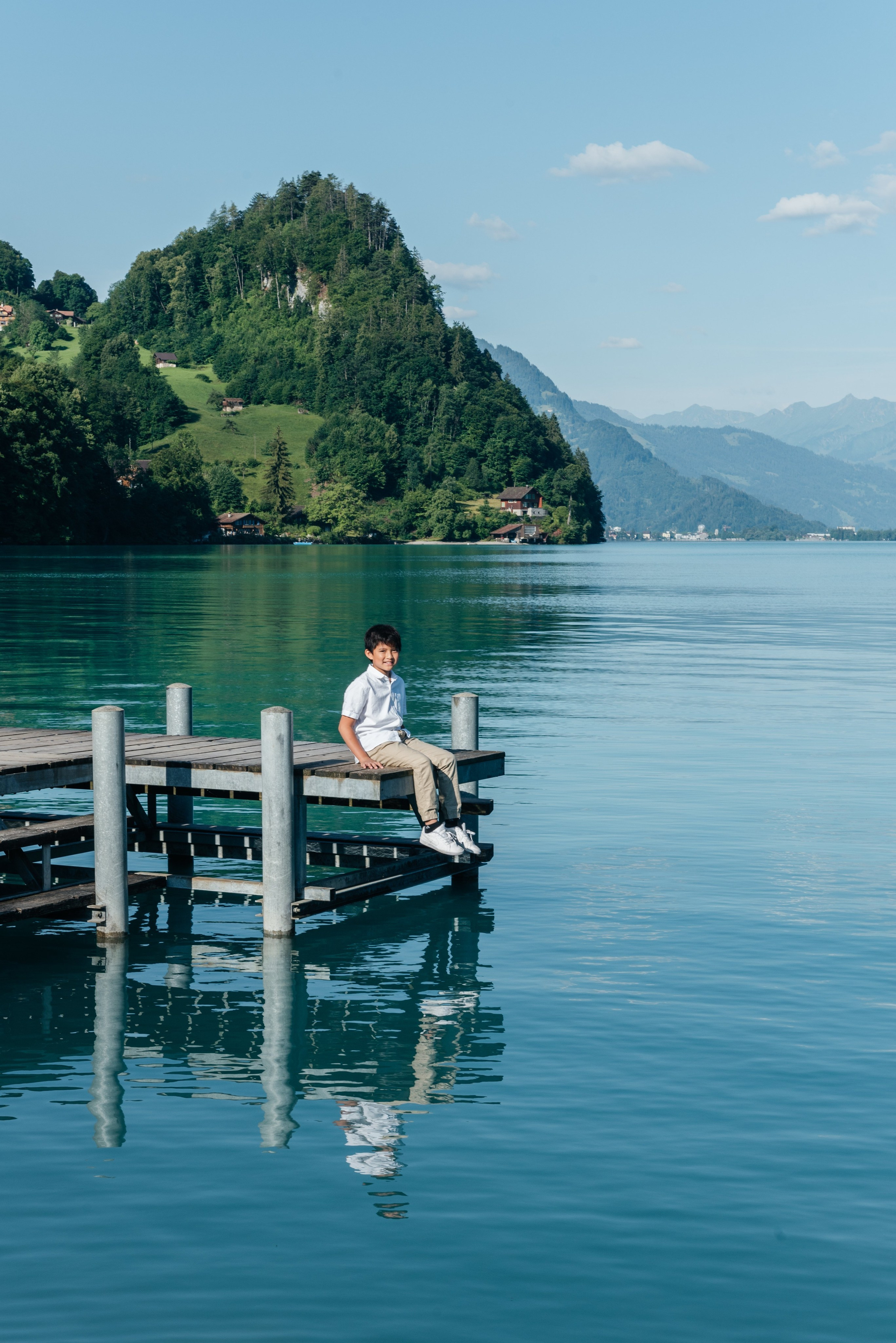 Jon, Michelle, Camille, Gabriel and Hannah (Iseltwald, Suisse). Photographe en Suisse et en Europe Anna Alekseenko