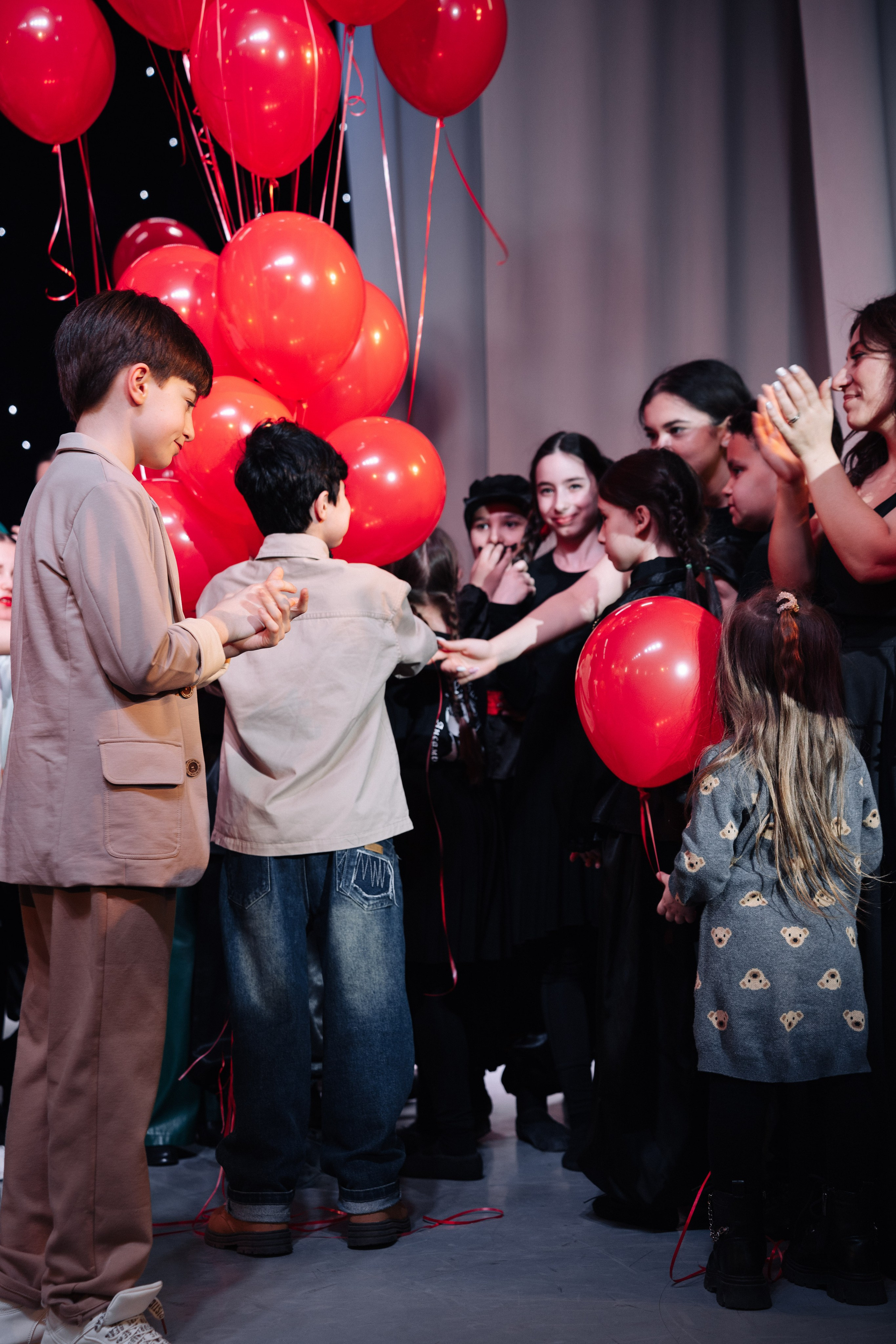 Благотворительный концерт в помощь Артему Сардаряну. Фотограф Артем Севостьянов. Профессиональная фотосъемка в Ногинске, Москве, Московской области и за границей