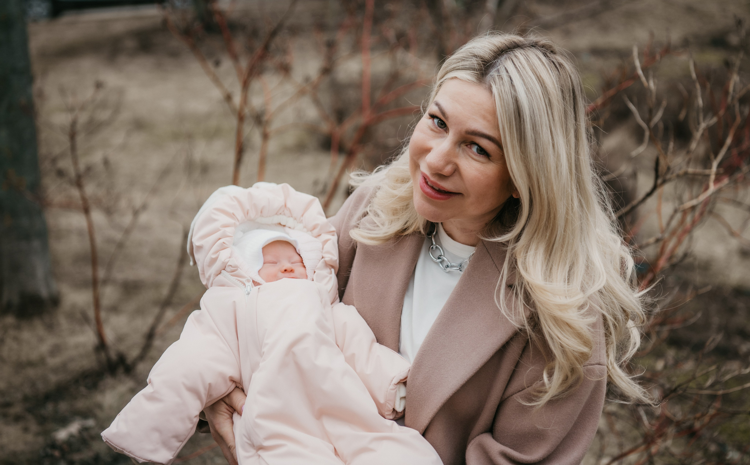 Выписка малышки. Мать и дитя на Севастопольском. Фотограф на выписку из роддома в Москве и МО