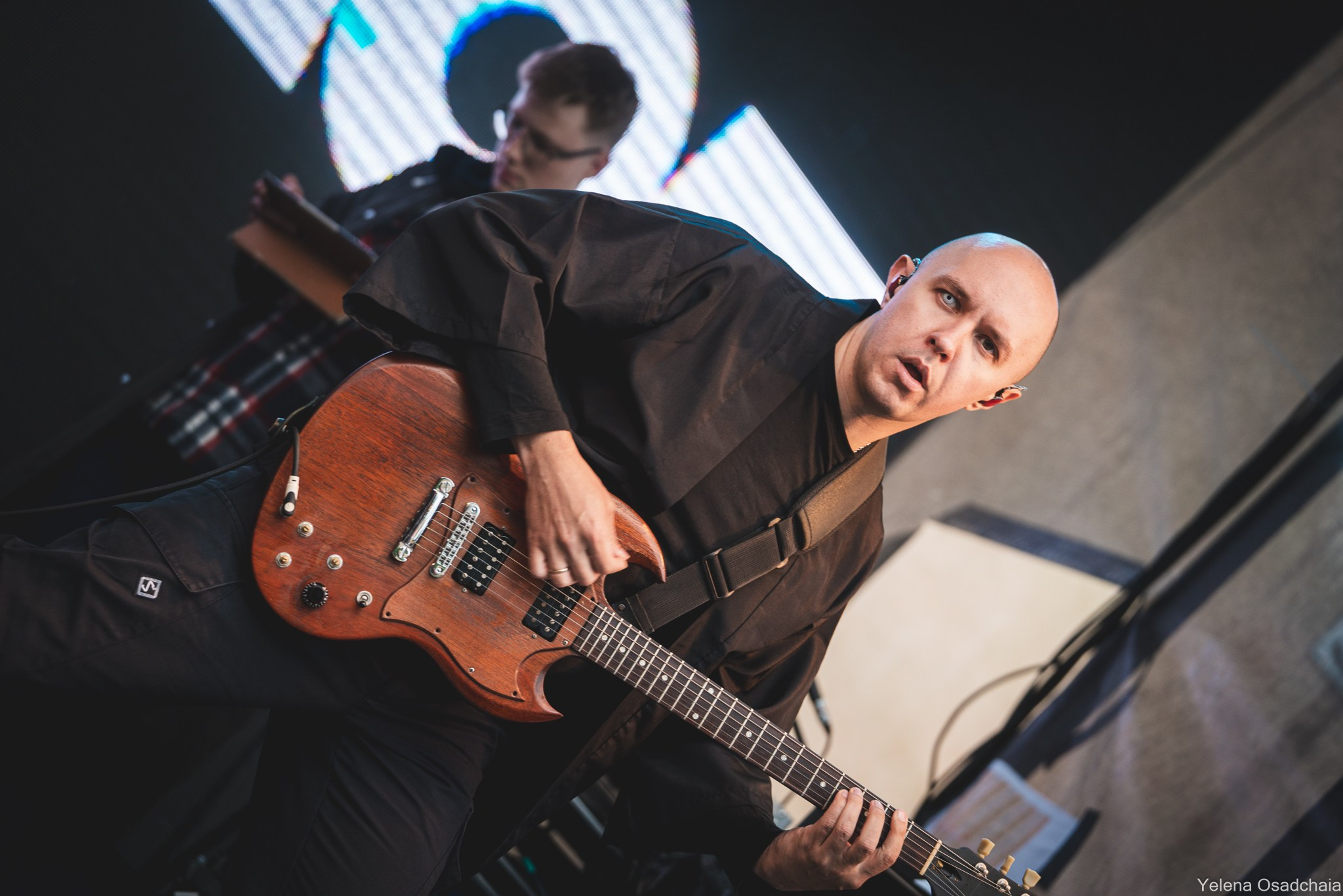 Живой 2025 — День 1. Елена Осадчая — фотографирую музыку на сцене и в жизни