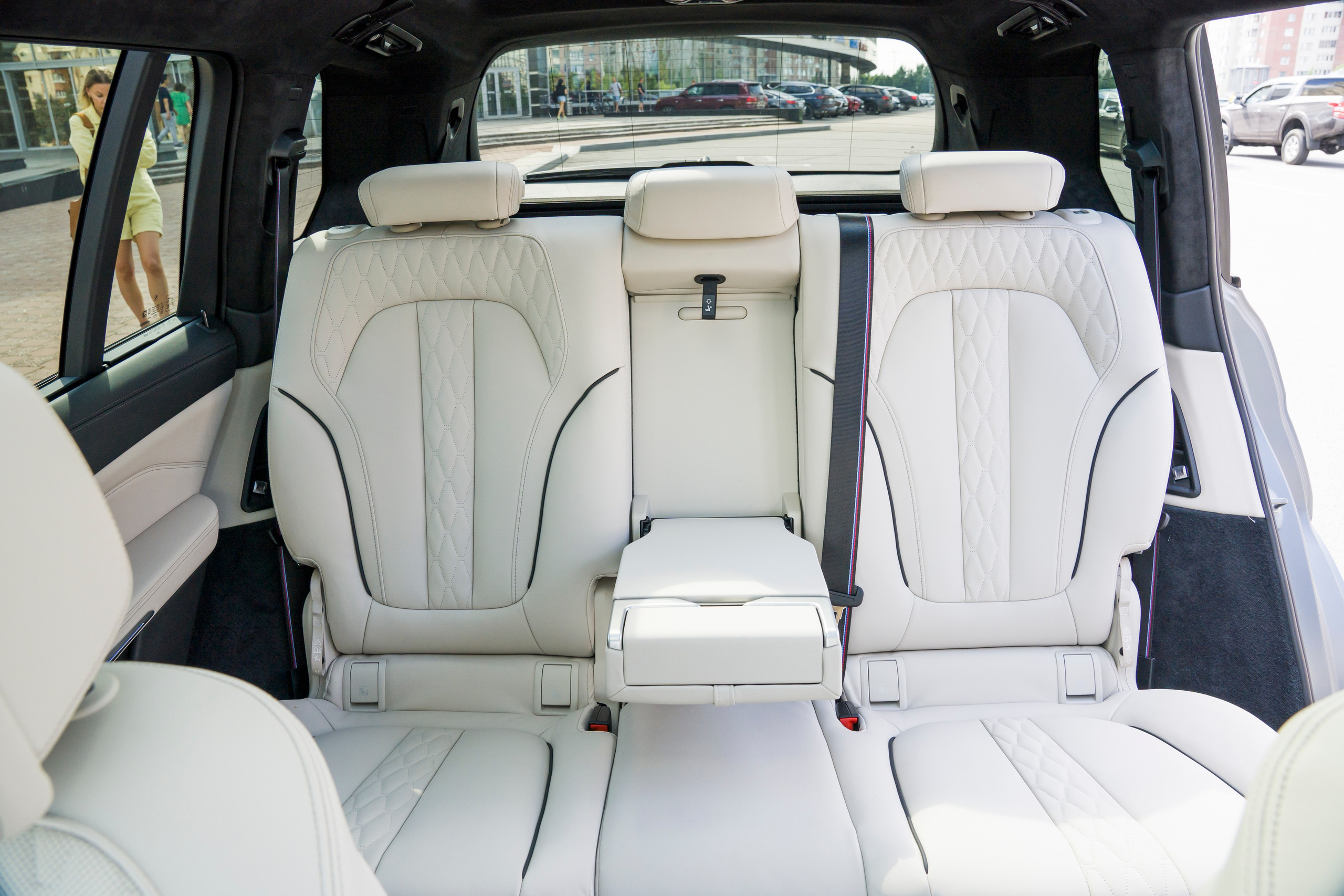 Такси люкс-класса. Фотограф в Санкт-Петербурге. Репортажная и все съёмки для бизнеса