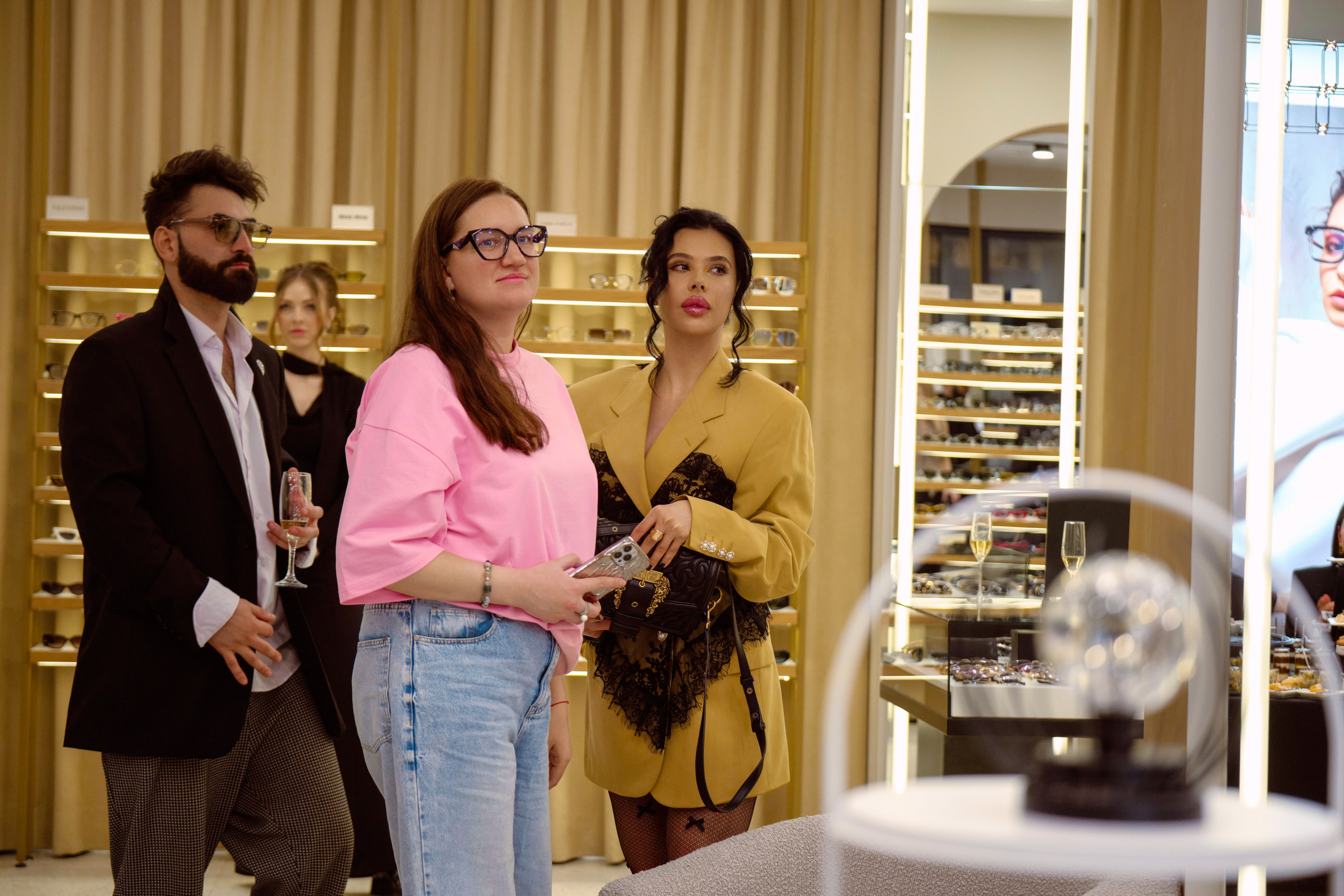 ОПТИК ЦЕНТ. Свадебный фотограф в Екатеринбурге Соседков Евгений