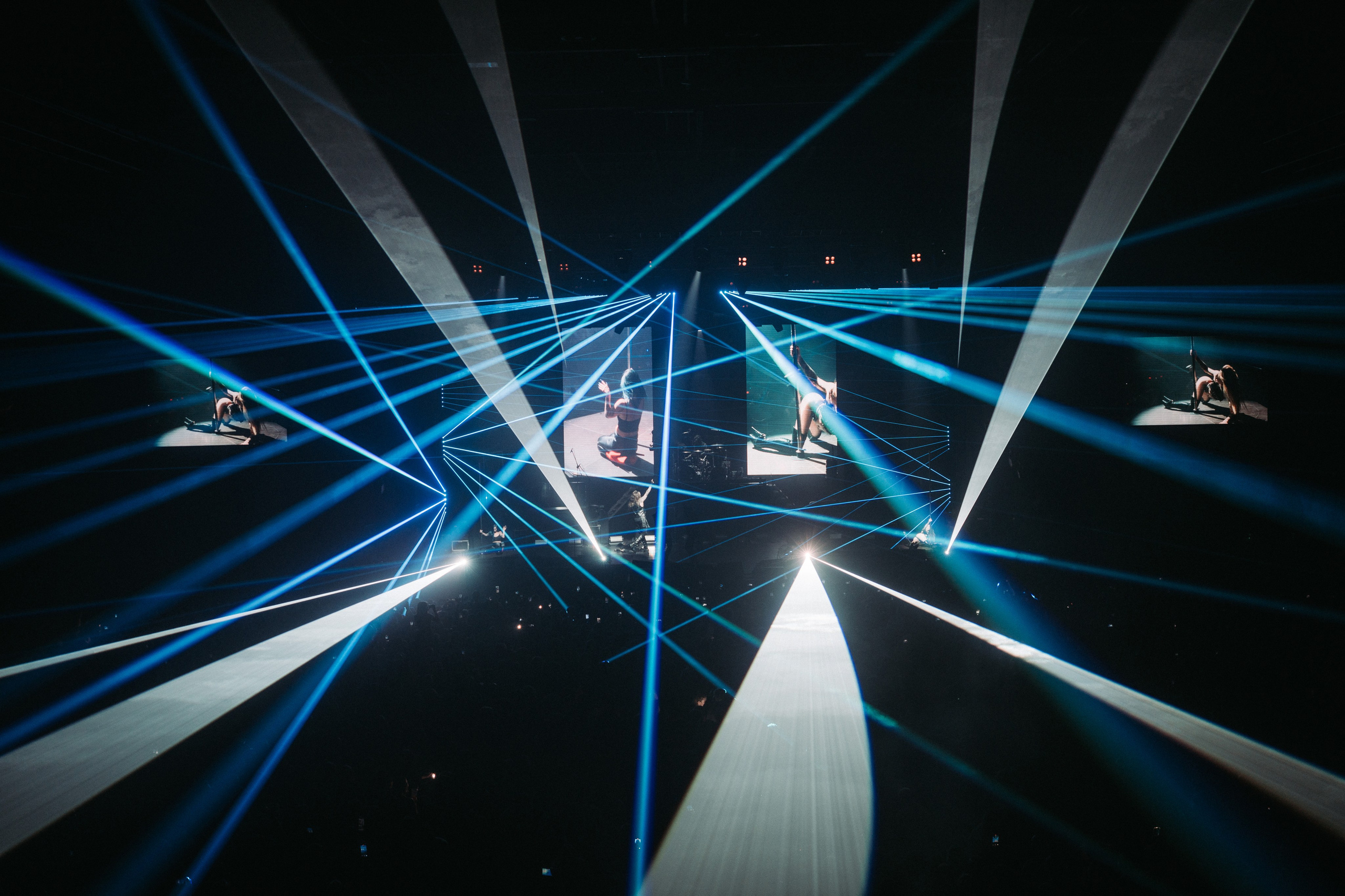 NEVERLOVE. Игорь Богатов — фотограф