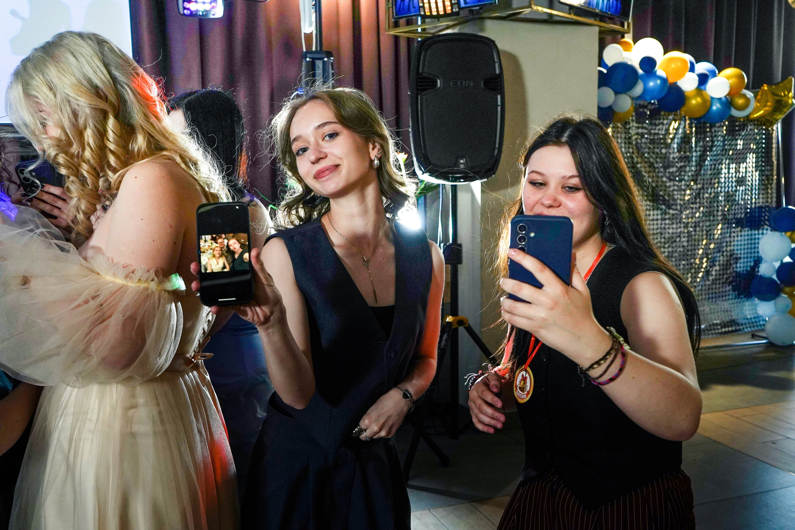 Выпускной вечер, гимназия № 40, 9 класс. Семейный и портретный фотограф в Екатеринбурге Анна Лобанова