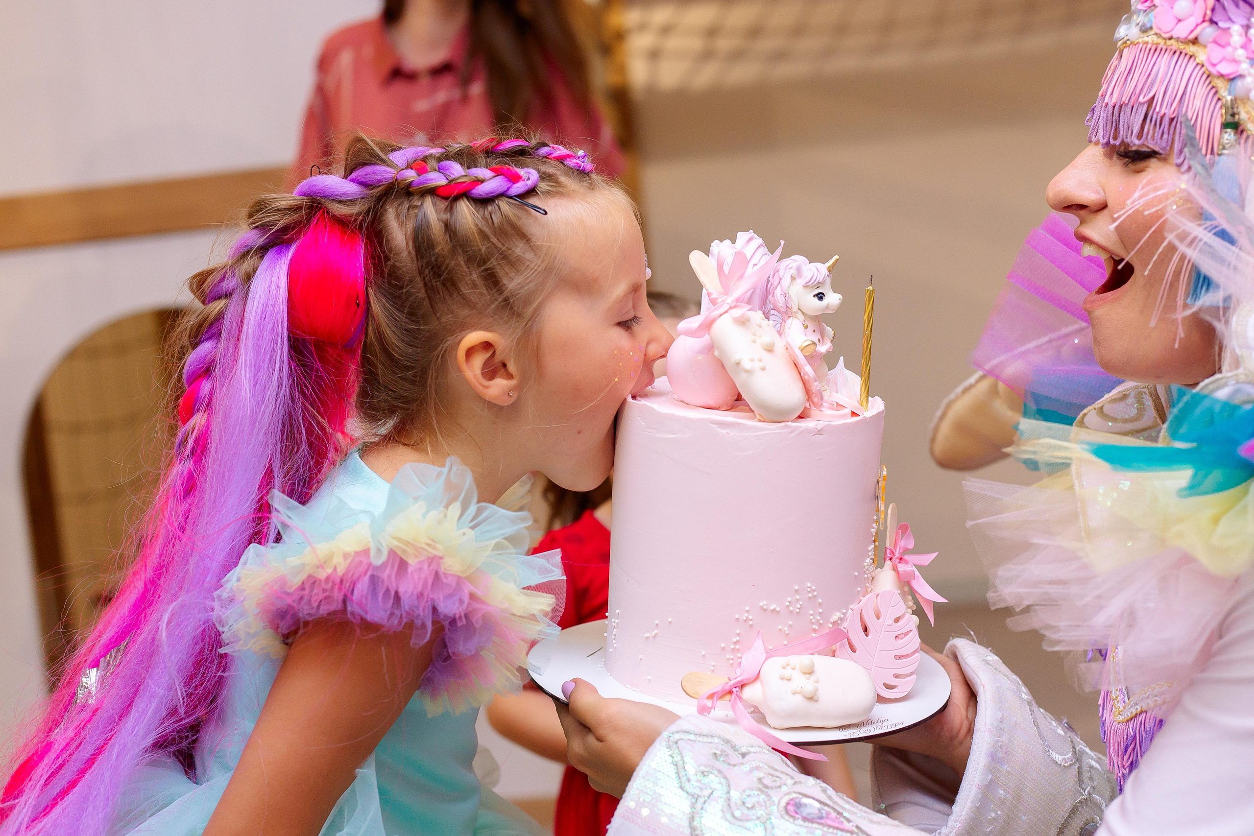 Вика в Пуговке. Семейный детский фотограф. Фотосессия в Минске
