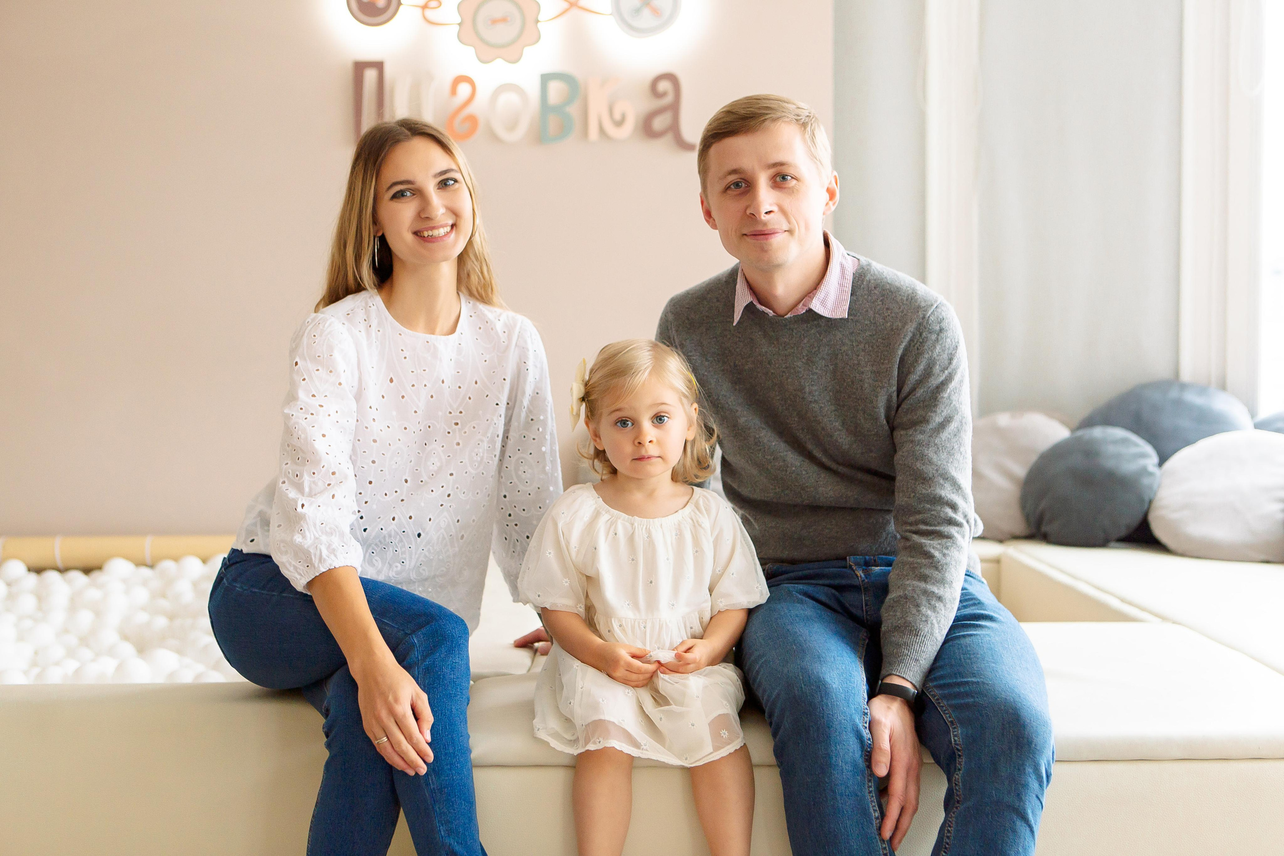 Катюше 3 годика в Пуговке. Семейный детский фотограф. Фотосессия в Минске