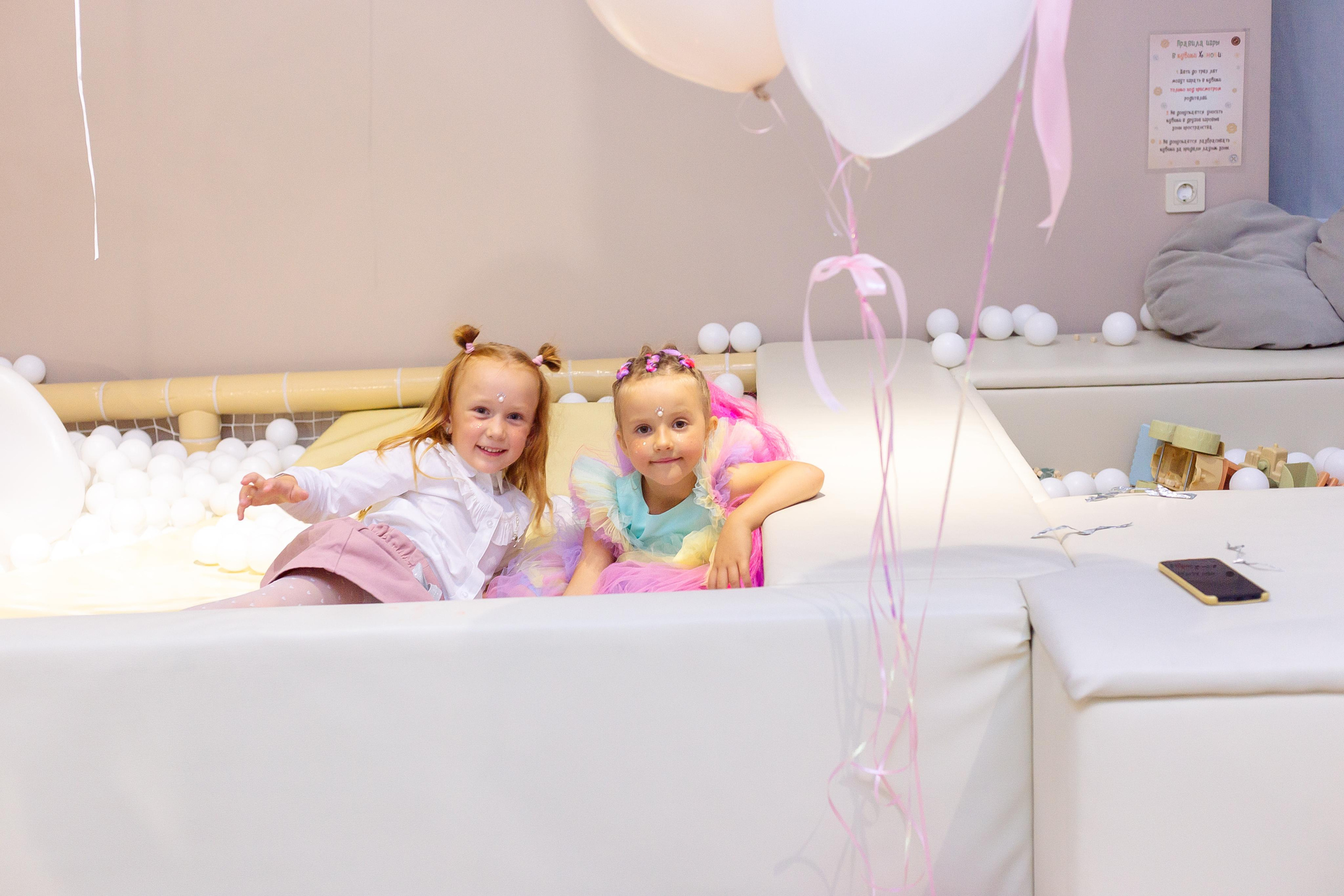 Вика в Пуговке. Семейный детский фотограф. Фотосессия в Минске