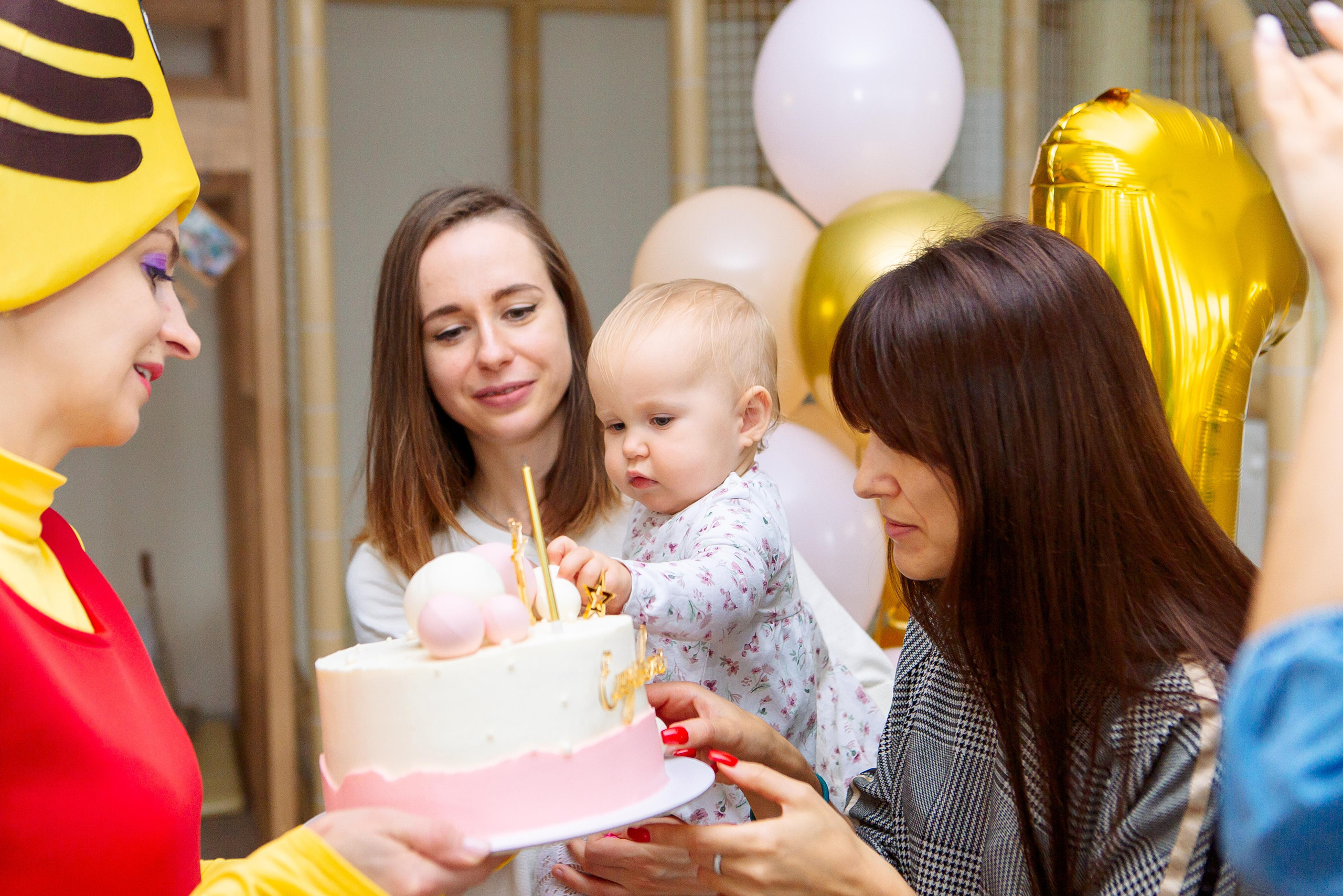 Лизе 1 годик в Пуговке. Семейный детский фотограф. Фотосессия в Минске