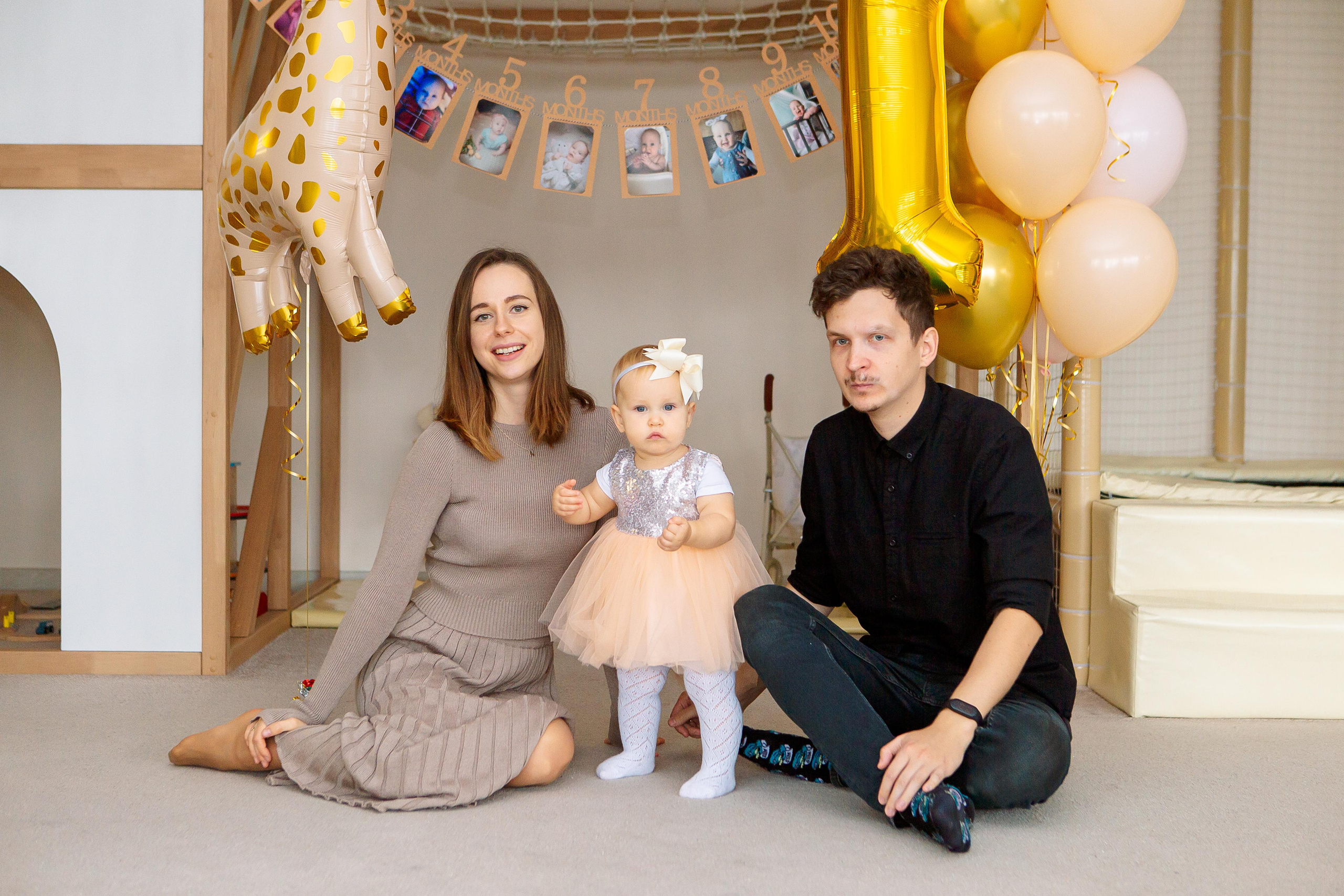 Лизе 1 годик в Пуговке. Семейный детский фотограф. Фотосессия в Минске