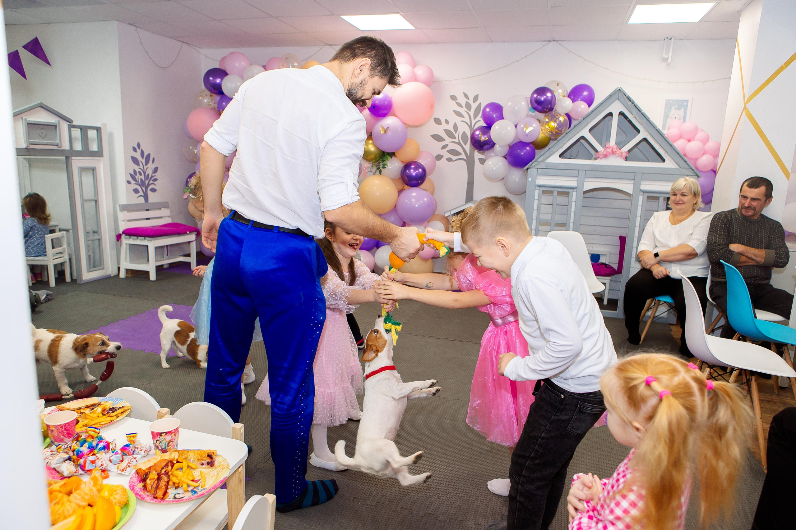 Иллария и Валерия в dana kids. Семейный детский фотограф. Фотосессия в Минске