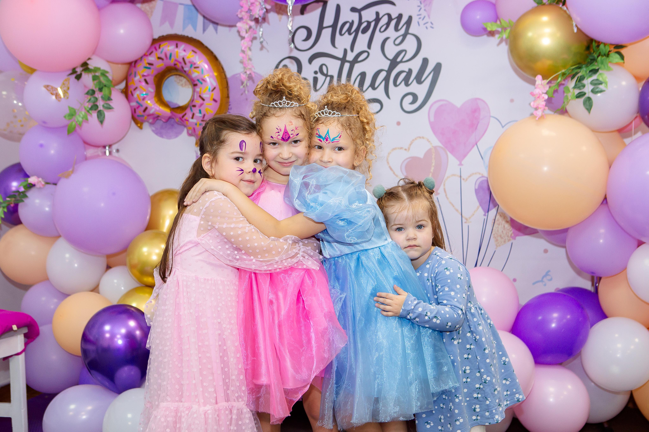 Иллария и Валерия в dana kids. Семейный детский фотограф. Фотосессия в Минске