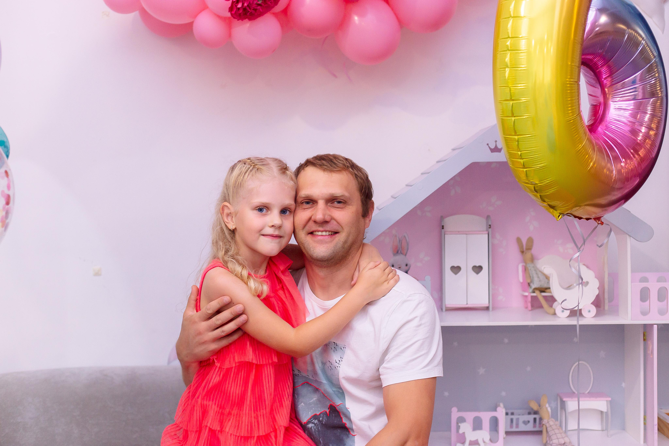 Даше 6 лет. Семейный детский фотограф. Фотосессия в Минске