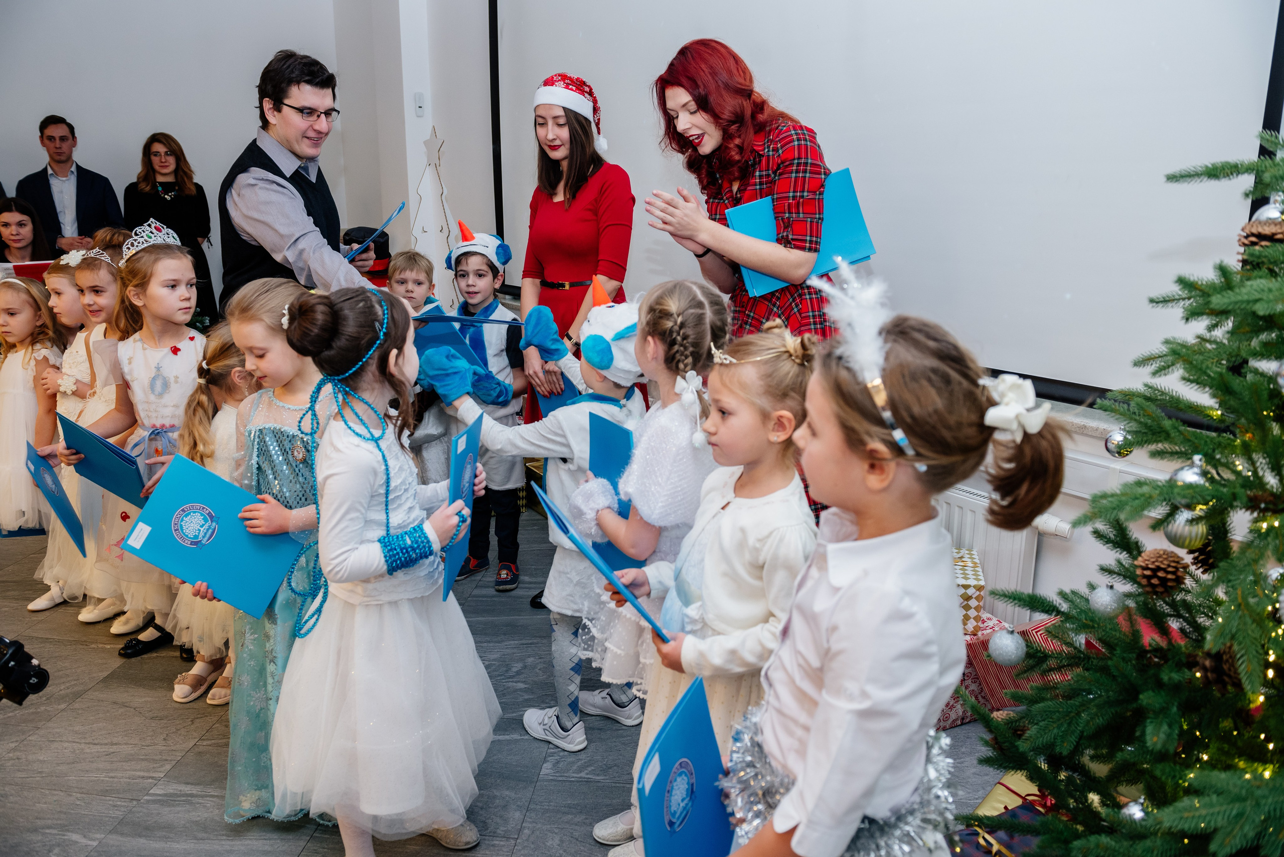 Английская школа. Study Lab. Фотограф LANA STIL. Семейный, репортажный фотограф, студия. Женский, мужской портрет. Фотографирую территориально в г. Королев, Москва, МО