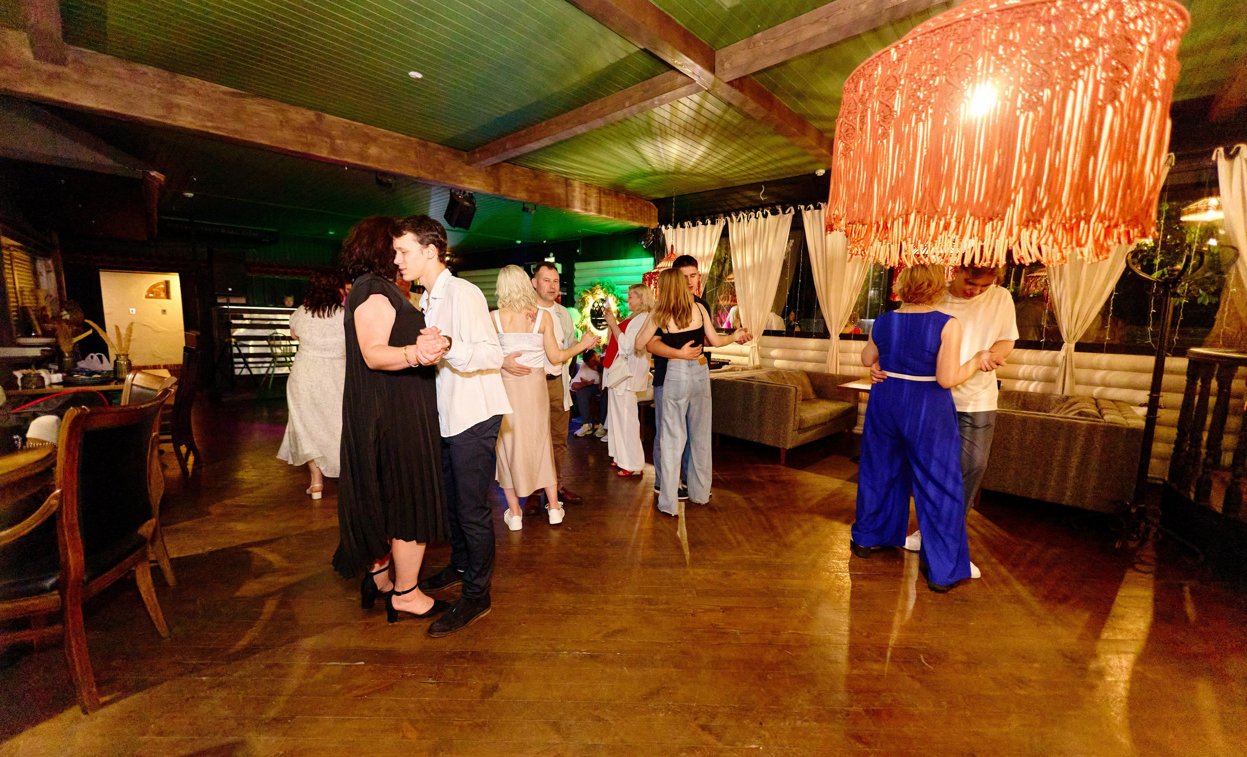 Выпускной 35 Сош. Фотограф Выпускные альбомы Таганрог Сергей Коробченко