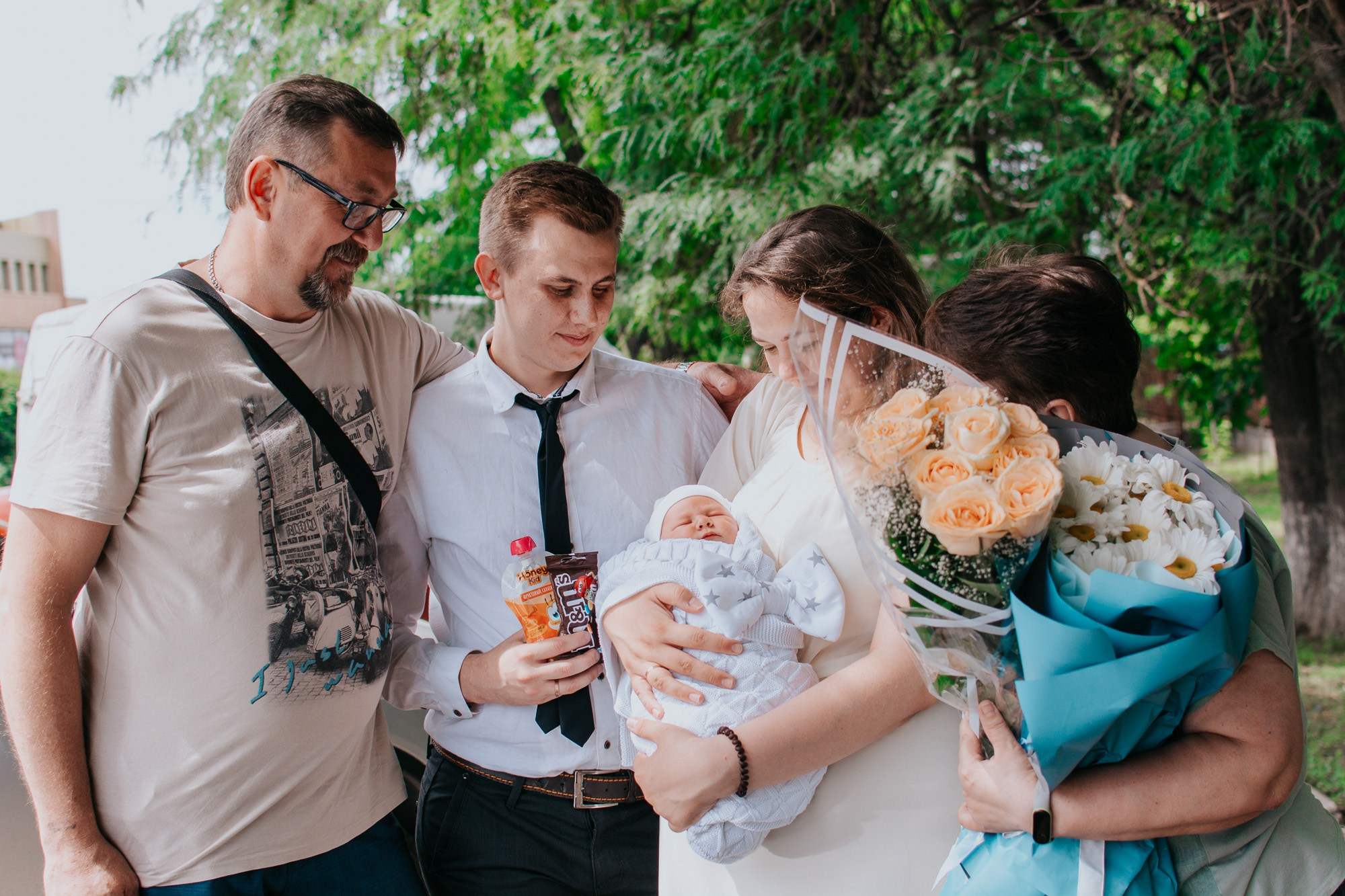 Выписка из роддома. Фотограф Ростов-на-Дону | фототерапевт