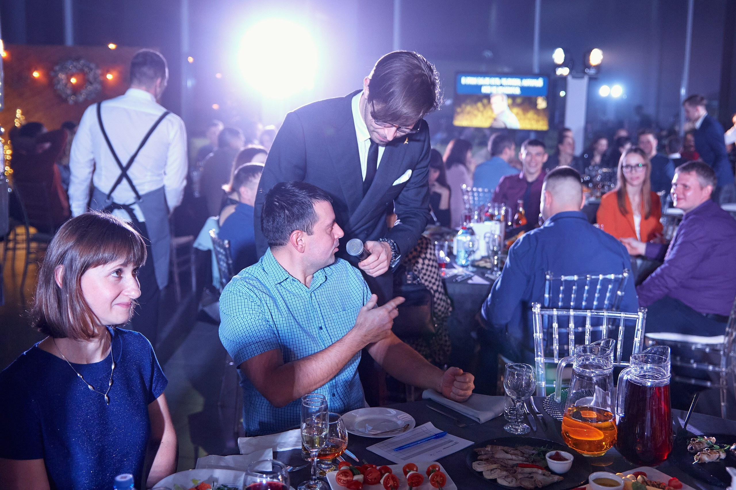 Транс-Инвест / Новогодний корпоратив на территории автосалона. Антон Артюшин, портретный фотограф. Москва