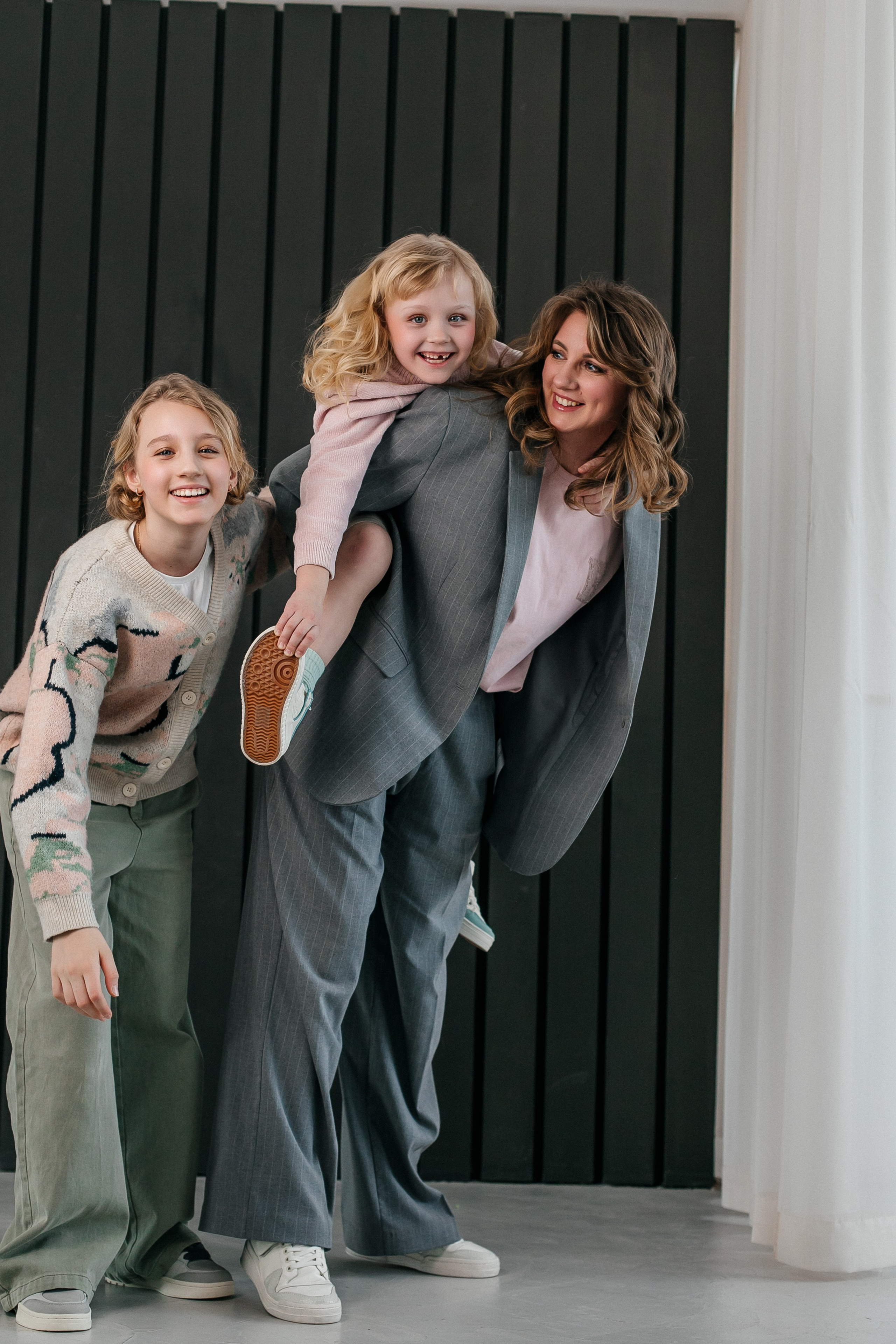 Весенняя съёмка «Мама и дочь». Яна Клещева — фотограф в Екатеринбурге