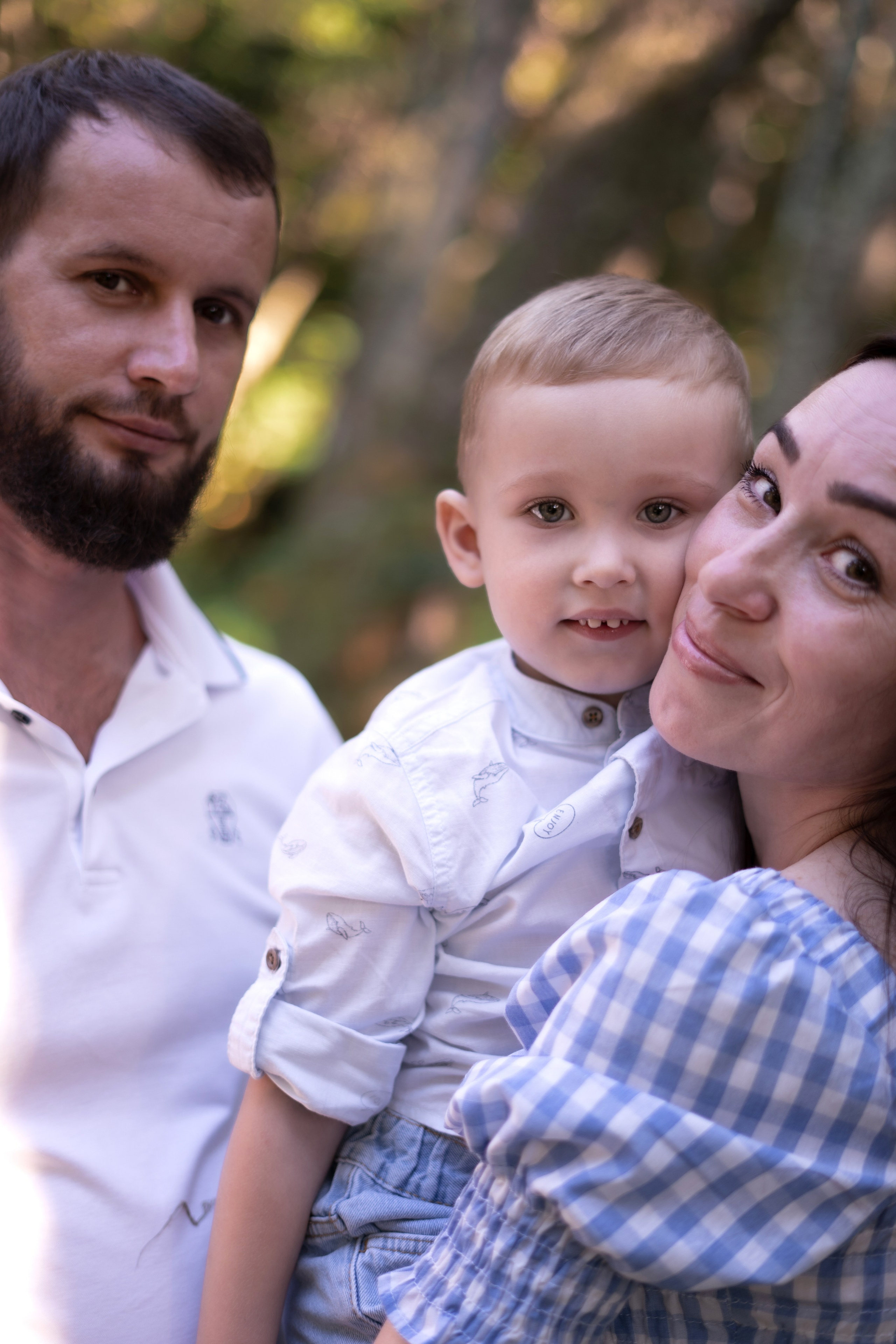 Семейная фотосессия в лесу у озера. Профессиональный Фотограф в Сочи Марина Ситкина