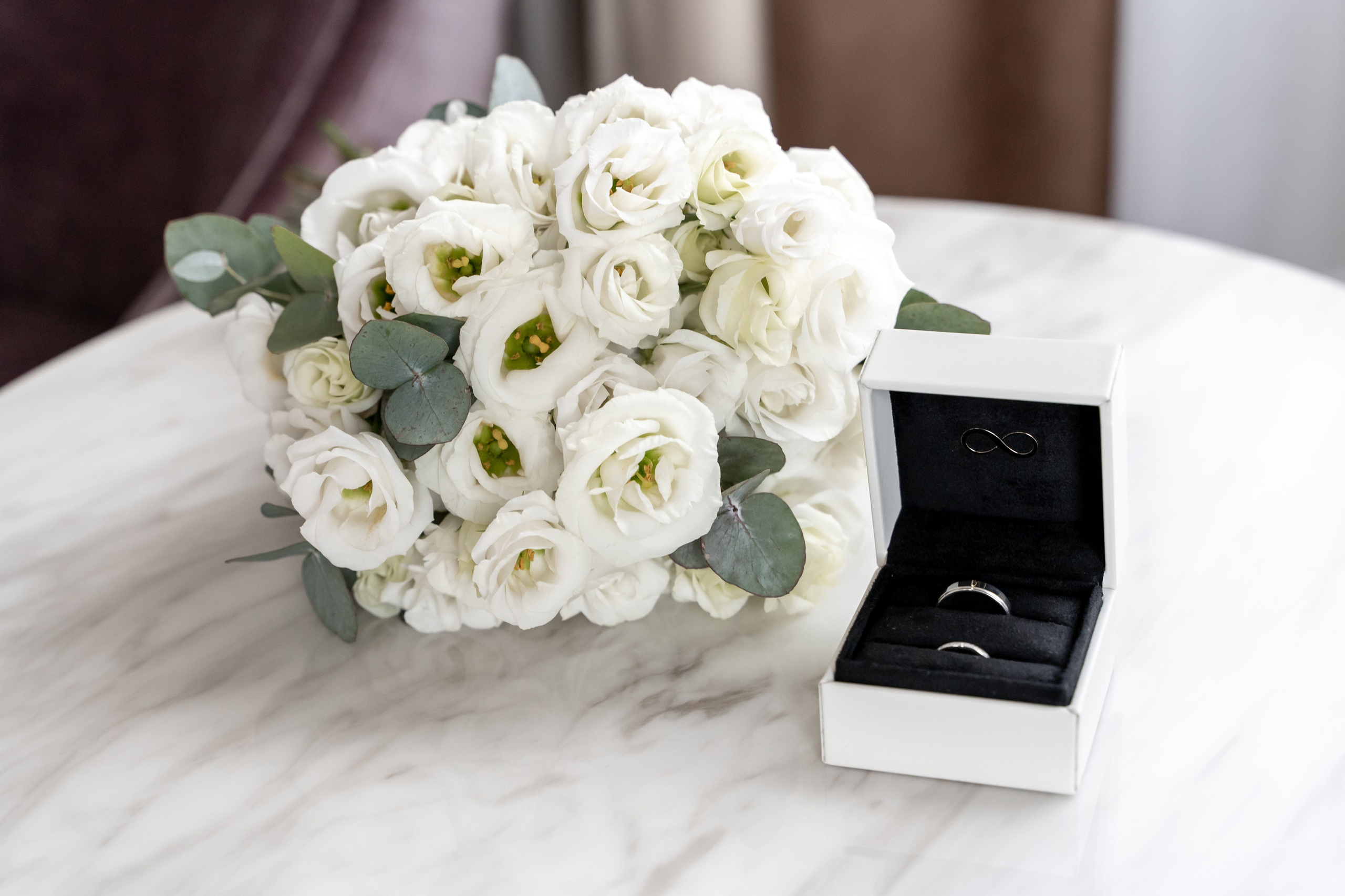 Свадебный фотограф в Москве. Свадебный фотограф Видное, Бутово, Домодедово, Щербинка, Царицыно. Роспись во дворце бракосочетания Южное Бутово. Регистрация брака в Москве и Московской области. Фотограф на свадьбу. Свадебная фотосессия в центре Москвы. Фотосессия свадебного банкета  в ресторане. Выездная регистрация брака. Фотосессия молодоженов. Свадебная прогулка. Жених и невеста в день свадьбы. Wedding in Moscow. Свадебная фотосессия  в Барвихе. Стильная свадебная фотография. Сборы жениха и невесты в день свадьбы. 