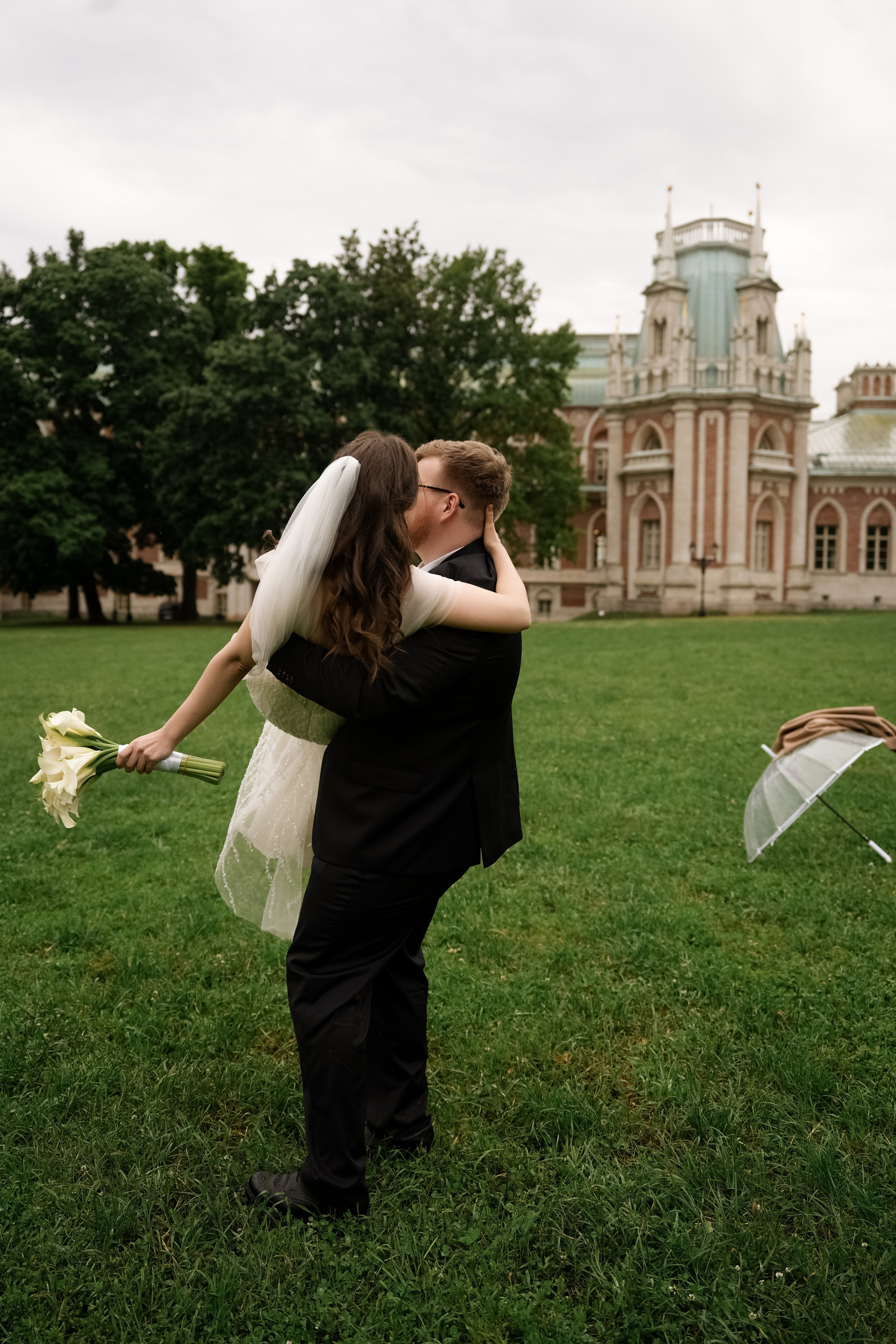 Свадебная Фотосессия утра невесты и жениха в отеле St.Regis и прогулка в усадьбе Царицыно