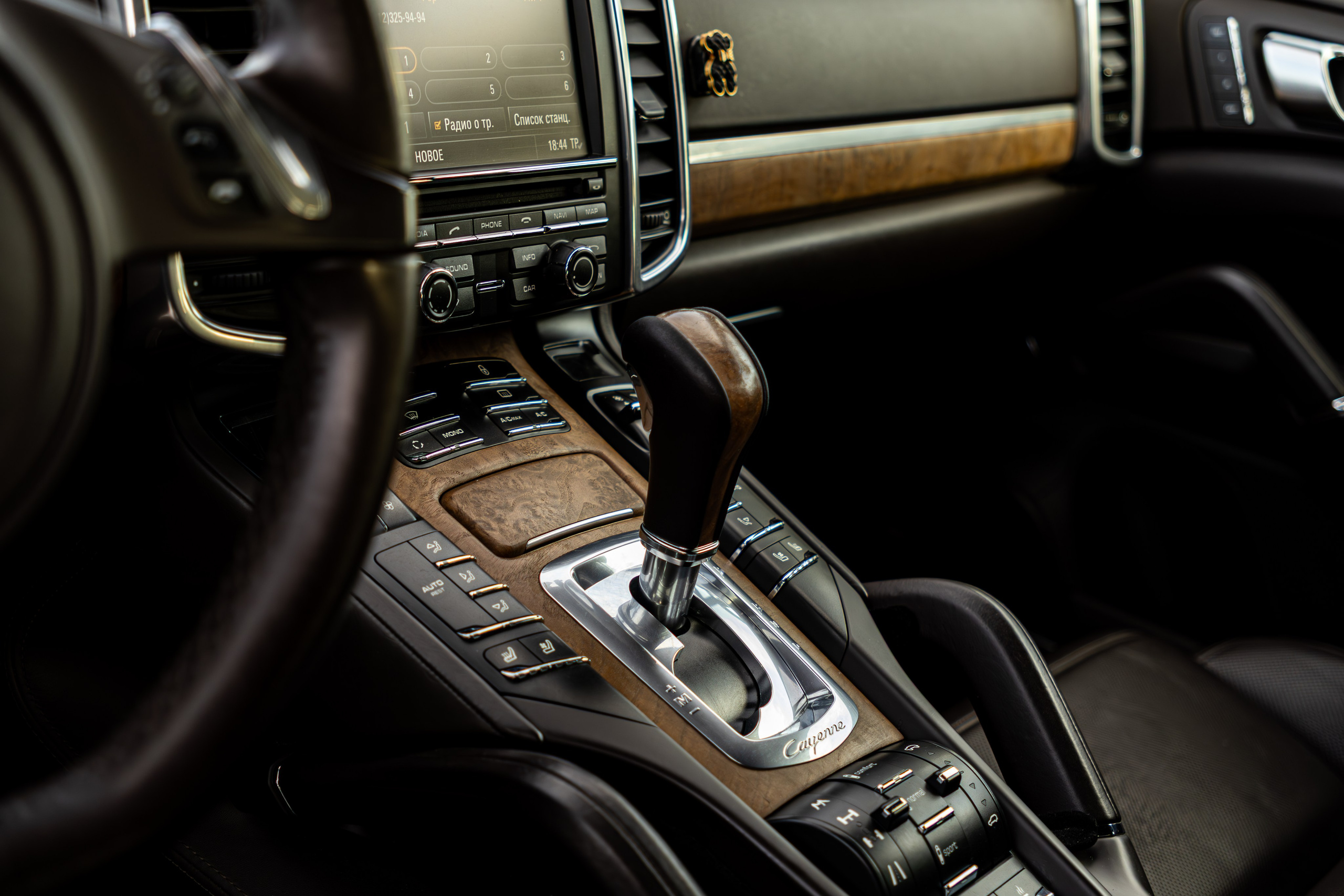 Porsche Cayenne. Photo-nk