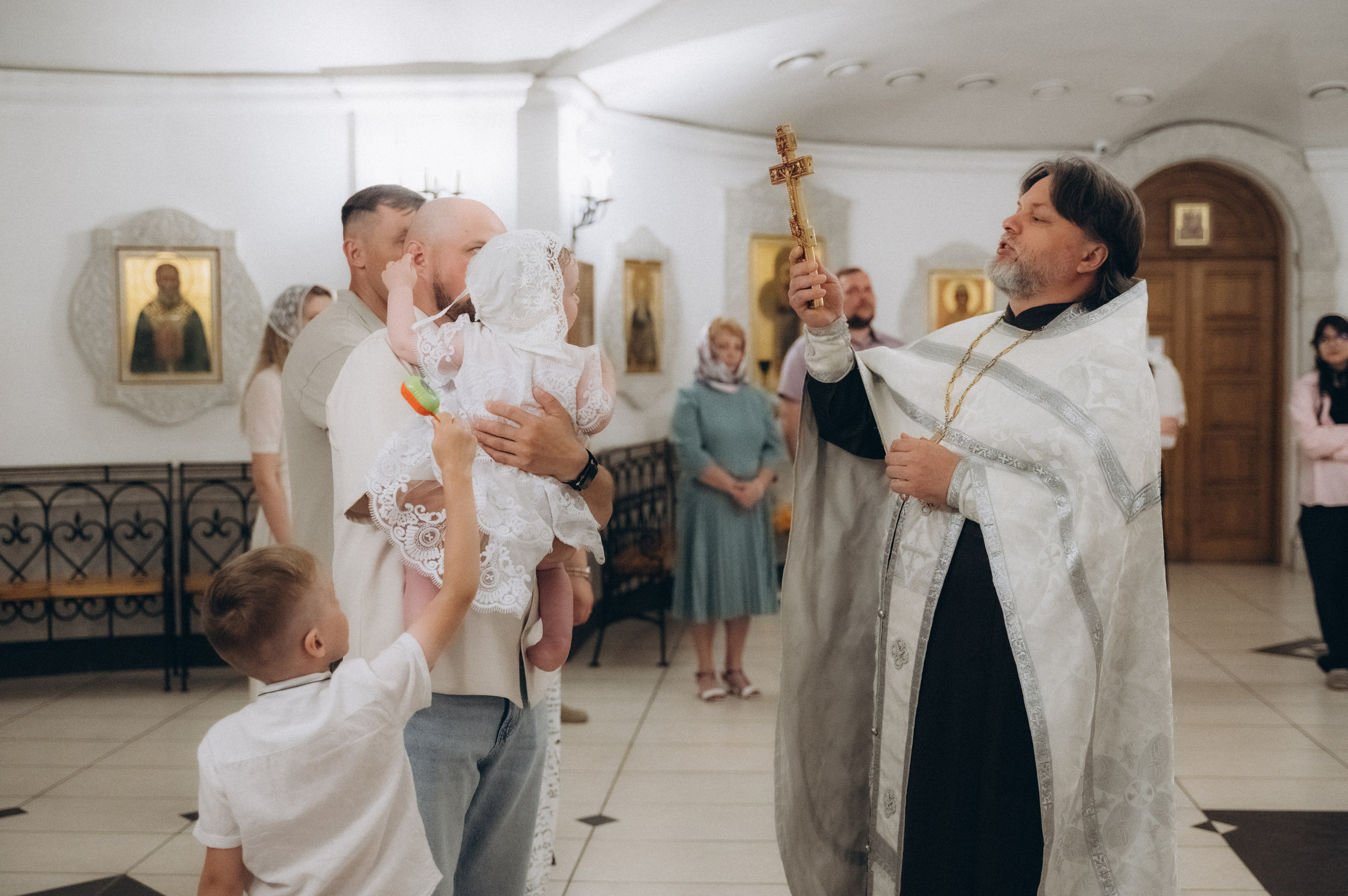 Крещение Владиславы (Криптовый храм в честь собора Новомучеников и Исповедников земли Белорусской). Семейный фотограф в Минске Дарья Дреко