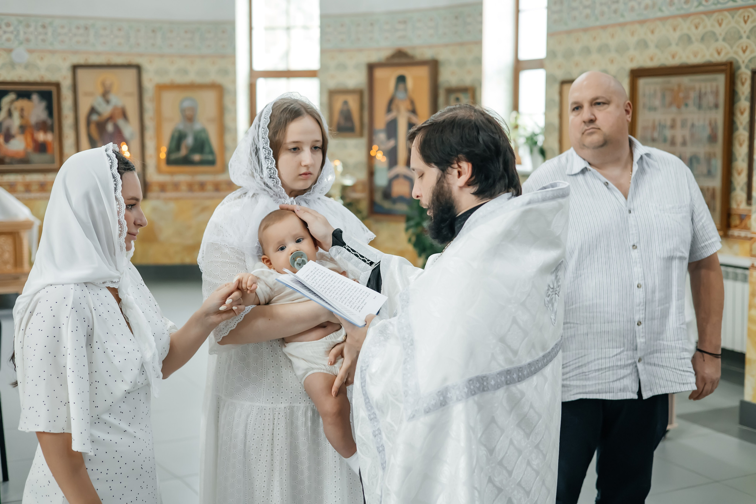 Крещение Платона в Храме Саввы Сторожевского в Измайлове. Фотограф на крещение и венчание Москва  Надежда Баланина