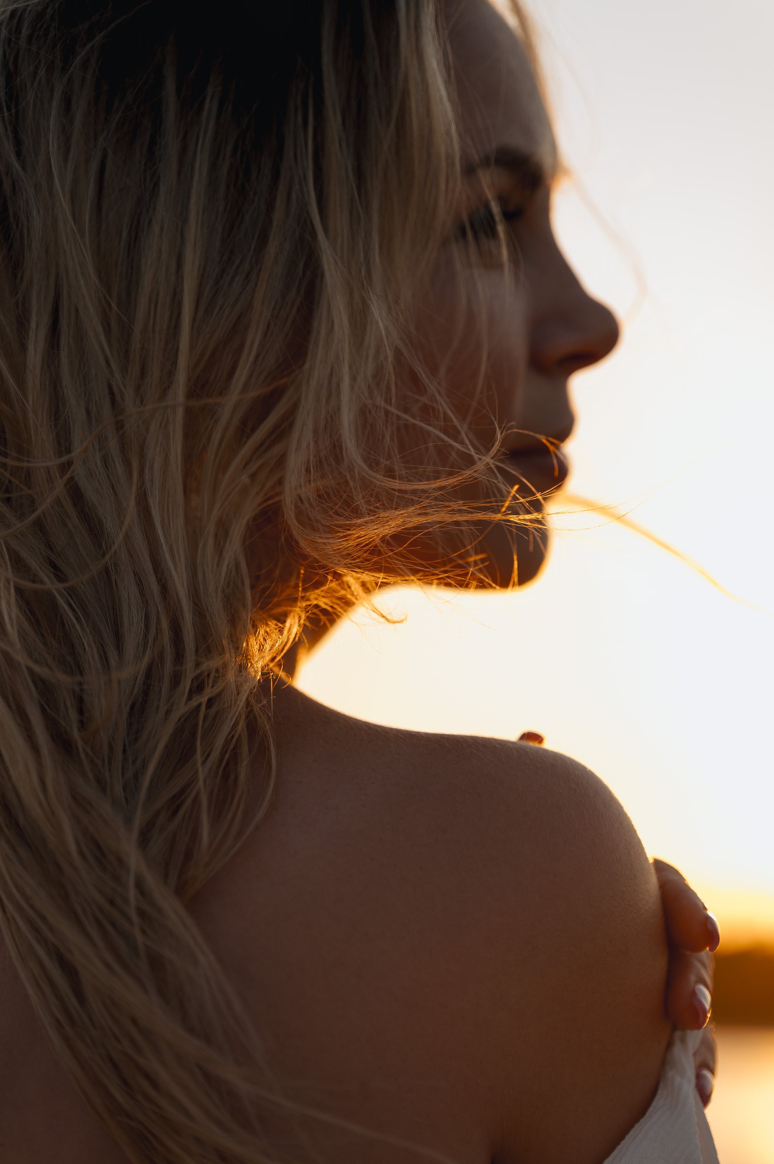 Нежная Галина в красивом закате. Мариуполь фото. Фотограф Мариуполь.Индивидуальные съёмки. Детские, семейные, коммерческие