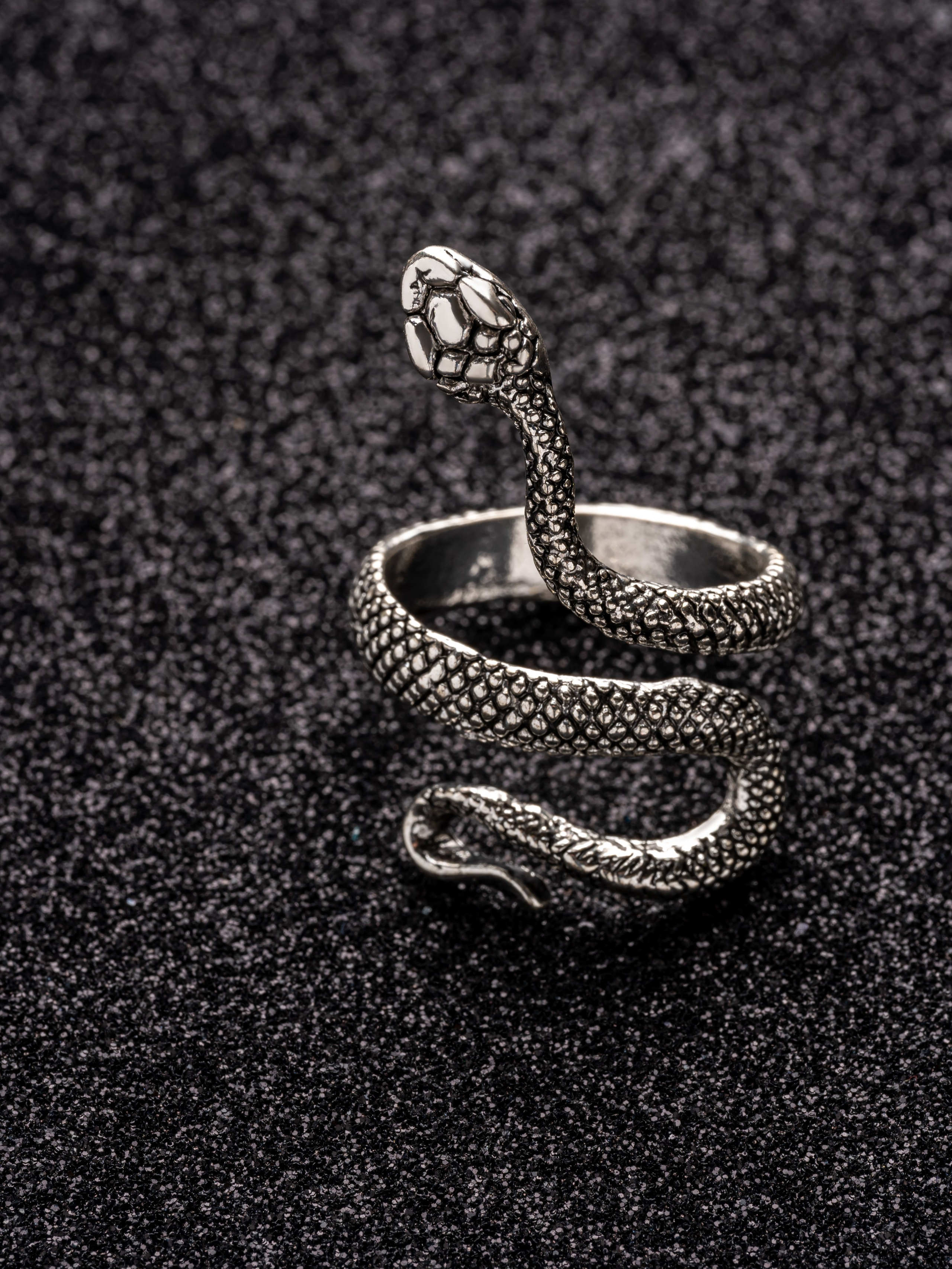 Кольца. Предметная фотосъемка в г. Москва PREDMETKASTUDIO