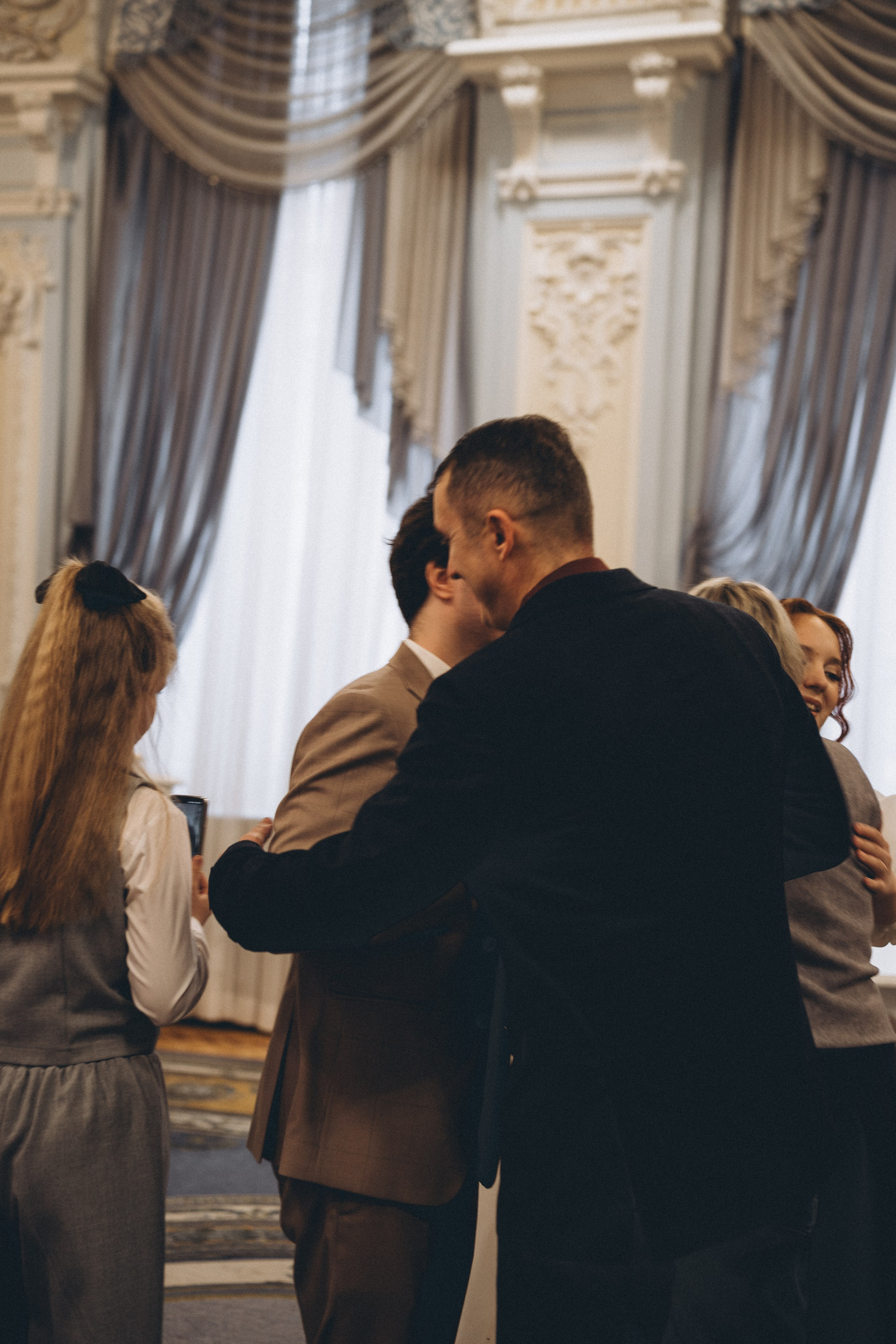 СВАДЕБНАЯ СЬЕМКА ВО ВТОРОМ ДВОРЦЕ С ГОСТЯМИ И ПРОГУЛКА В ТАВРИЧЕСКОМ САДУ. Профессиональный фотограф, Санкт-Петербург — Виктория Богомолова