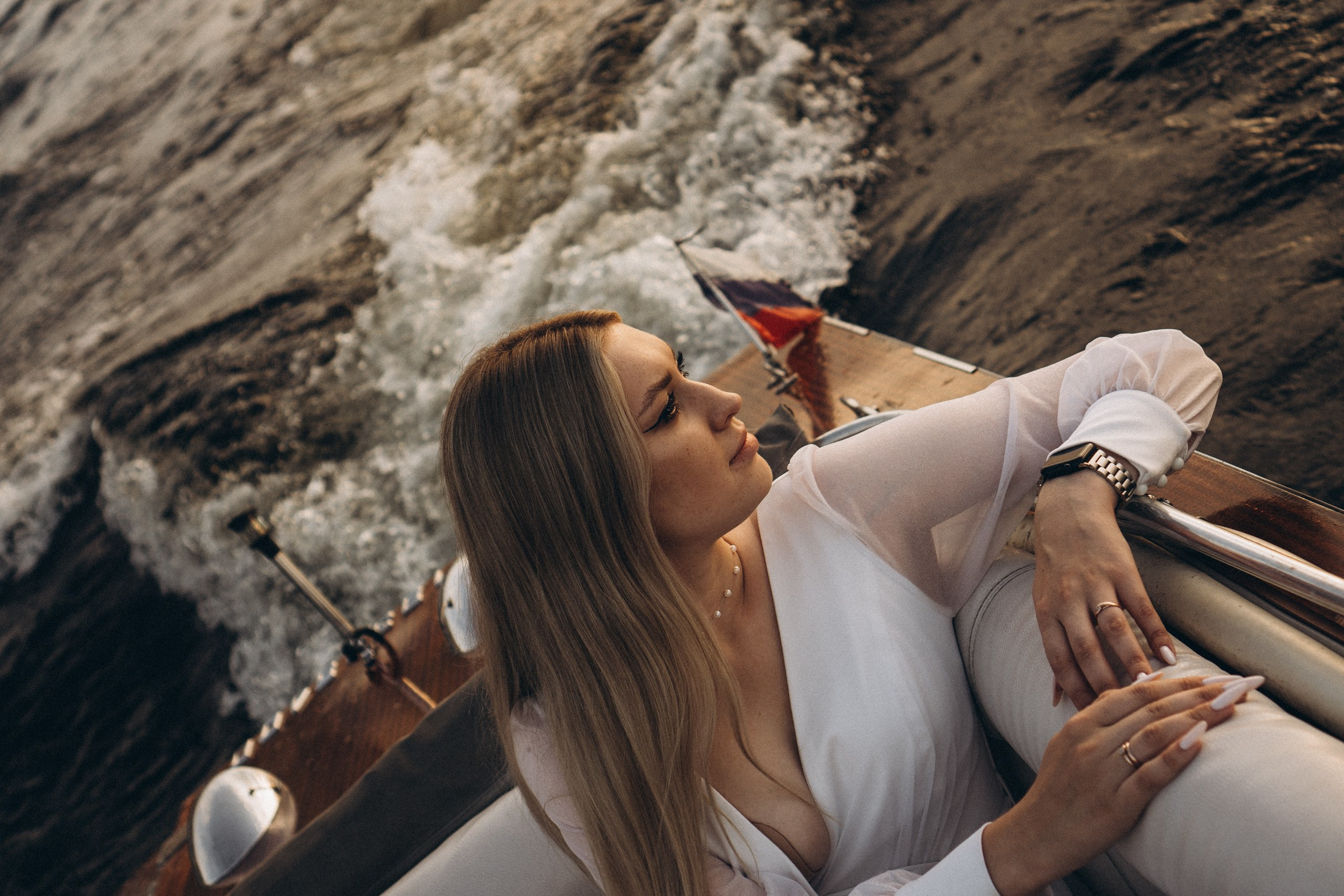 СВАДЕНБНАЯ СЬЕМКА НА КАТЕРЕ ПО КАНАЛАМ САНКТ-ПЕТЕРБУРГА И В АКВАТОРИИ НЕВЫ. Профессиональный фотограф, Санкт-Петербург — Виктория Богомолова