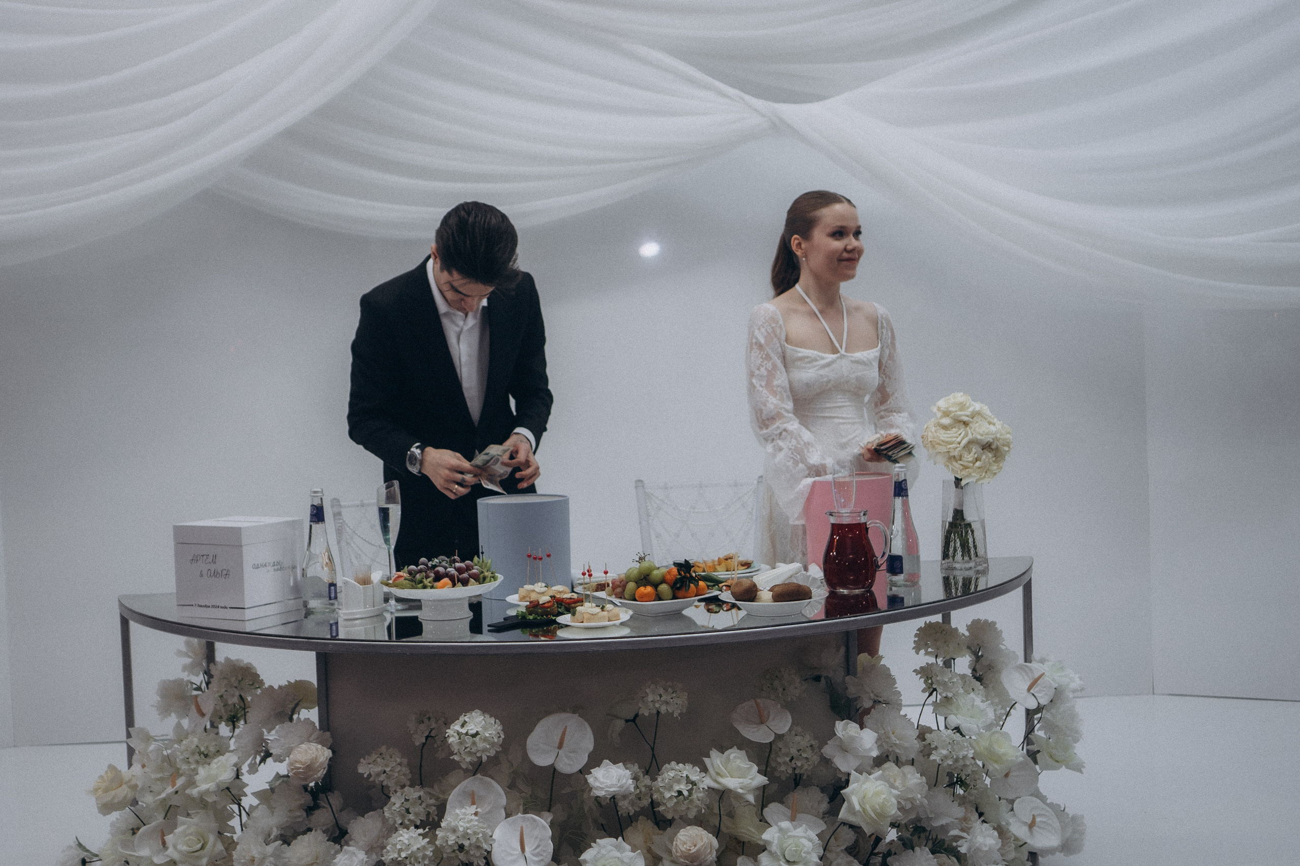 СВАДЕБНАЯ СЬЕМКА СБОРОВ В ОТЕЛЕ И ВЫЕЗД НА ЦЕРЕМОНИЮ (СНЯТО В СИБИРЕ В НИЖНЕВАРТОВСКЕ). Профессиональный фотограф, Санкт-Петербург — Виктория Богомолова