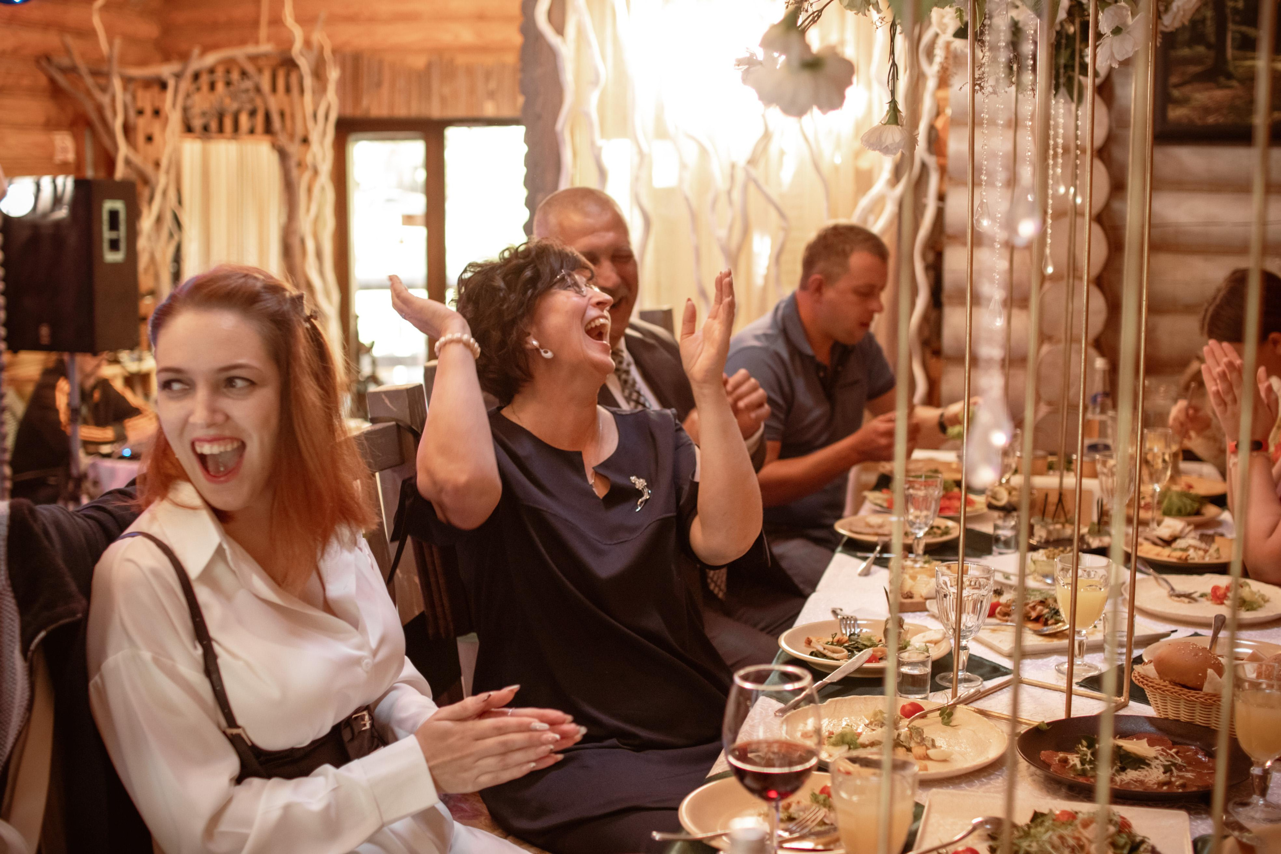 Свадебная фотосессия в парке. Юлия Басня семейный и свадебный фотограф в Донецке