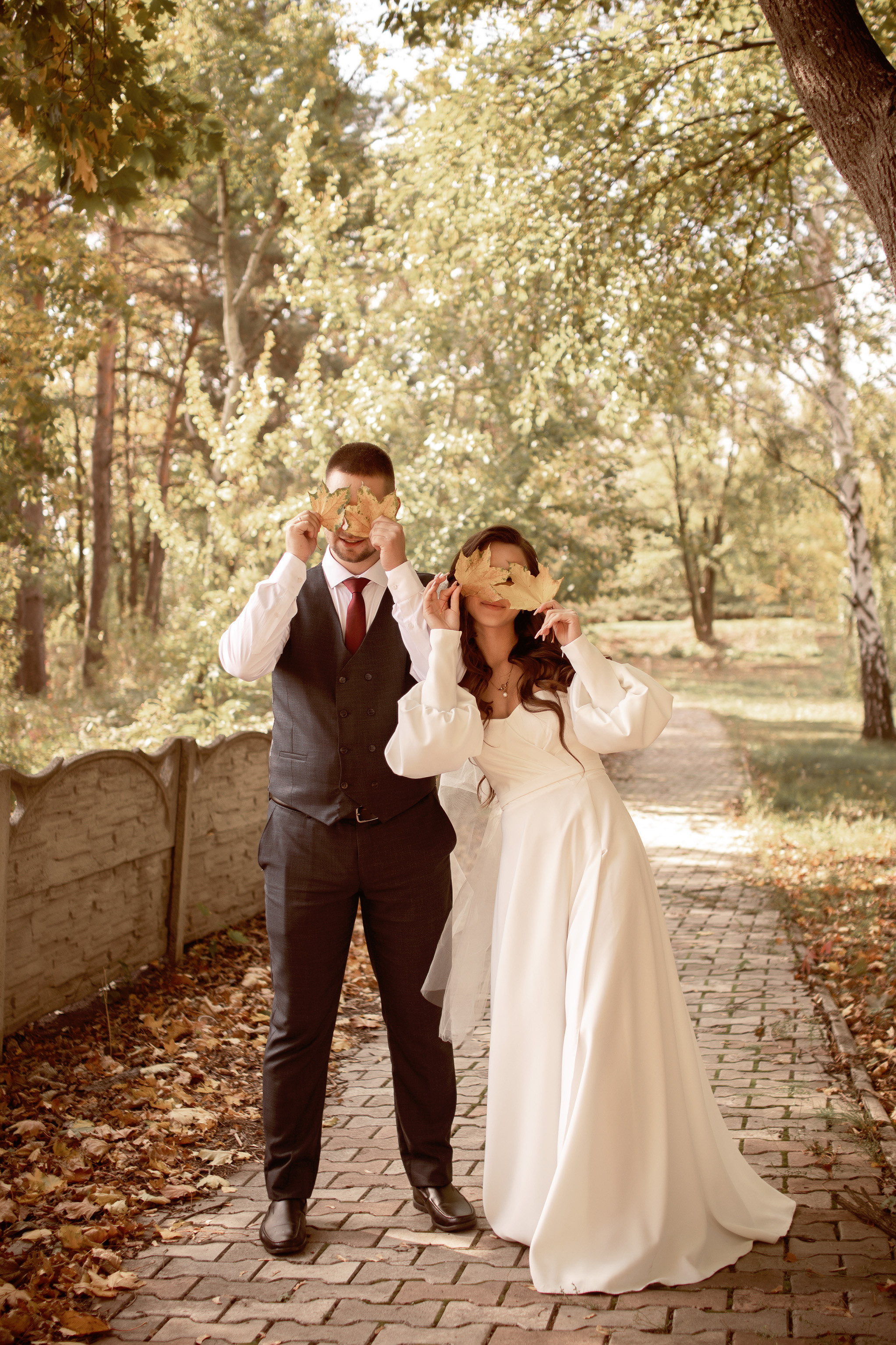 Свадебная фотосессия в парке. Юлия Басня семейный и свадебный фотограф в Донецке